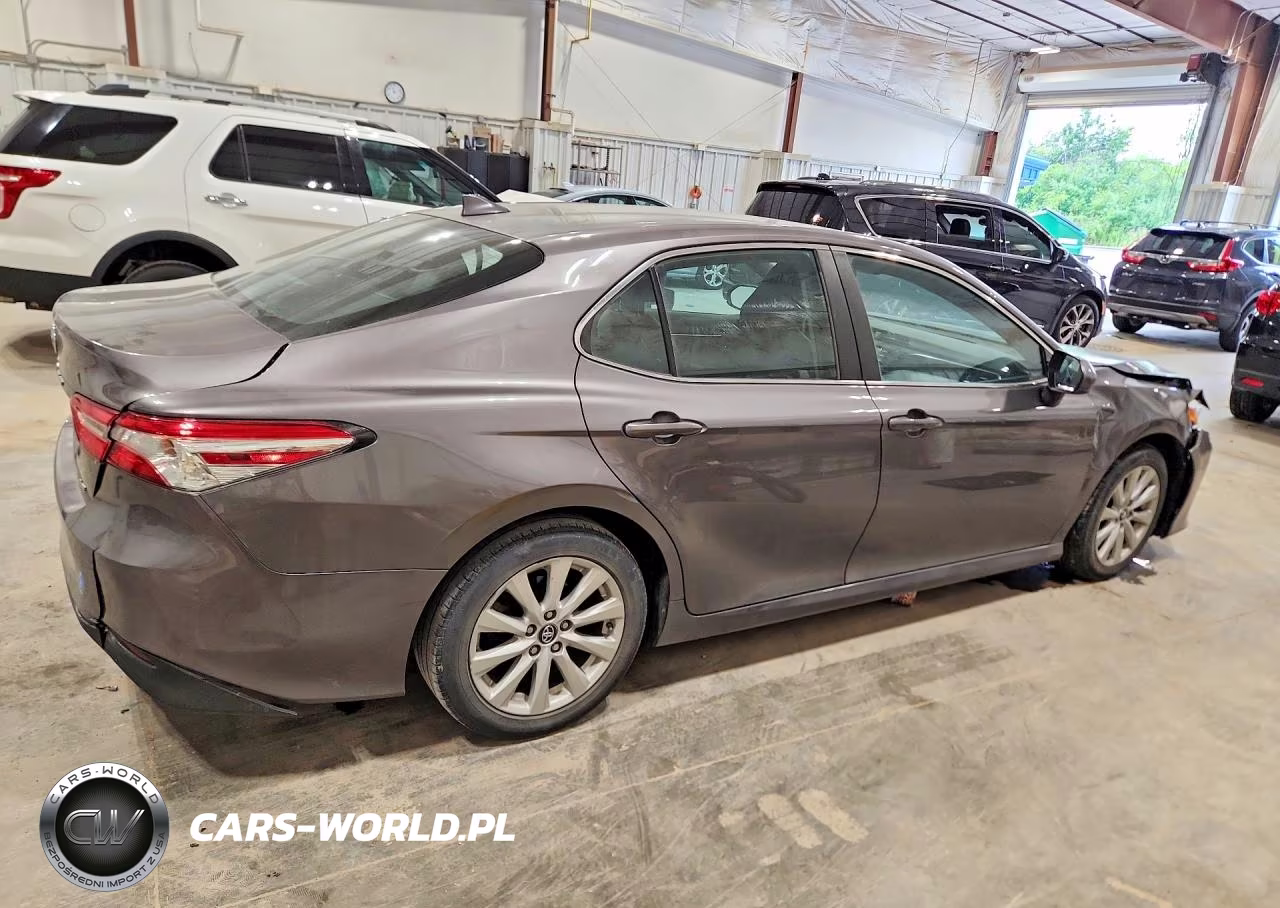 2019 Toyota Camry Le VIN:4T1B11HK3KU753112 - 3