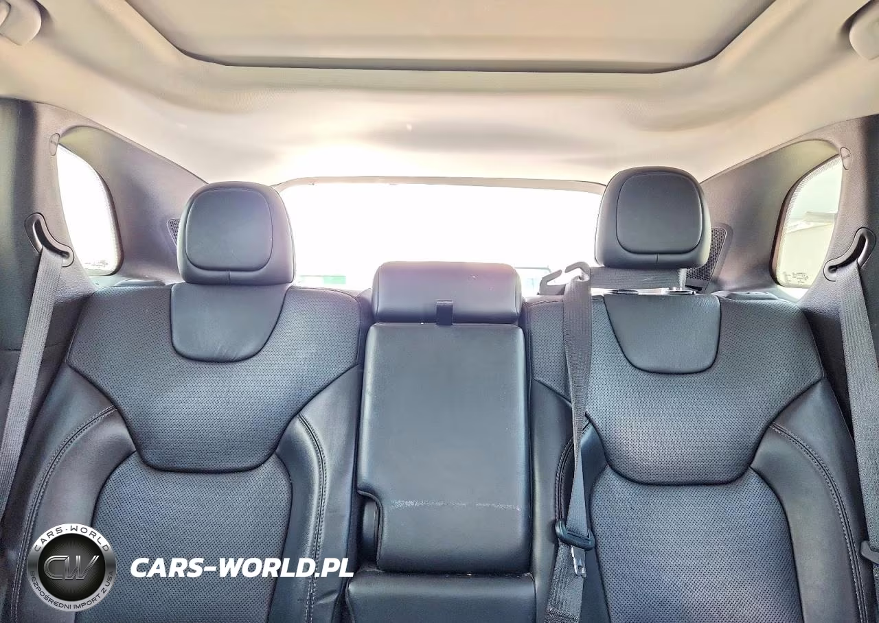 2021 Jeep Cherokee Latitude Lux VIN:1C4PJMMXXMD133020 - 10