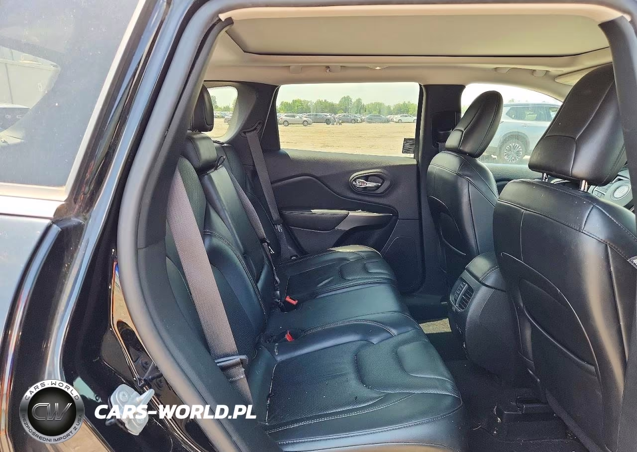2021 Jeep Cherokee Latitude Lux VIN:1C4PJMMXXMD133020 - 11
