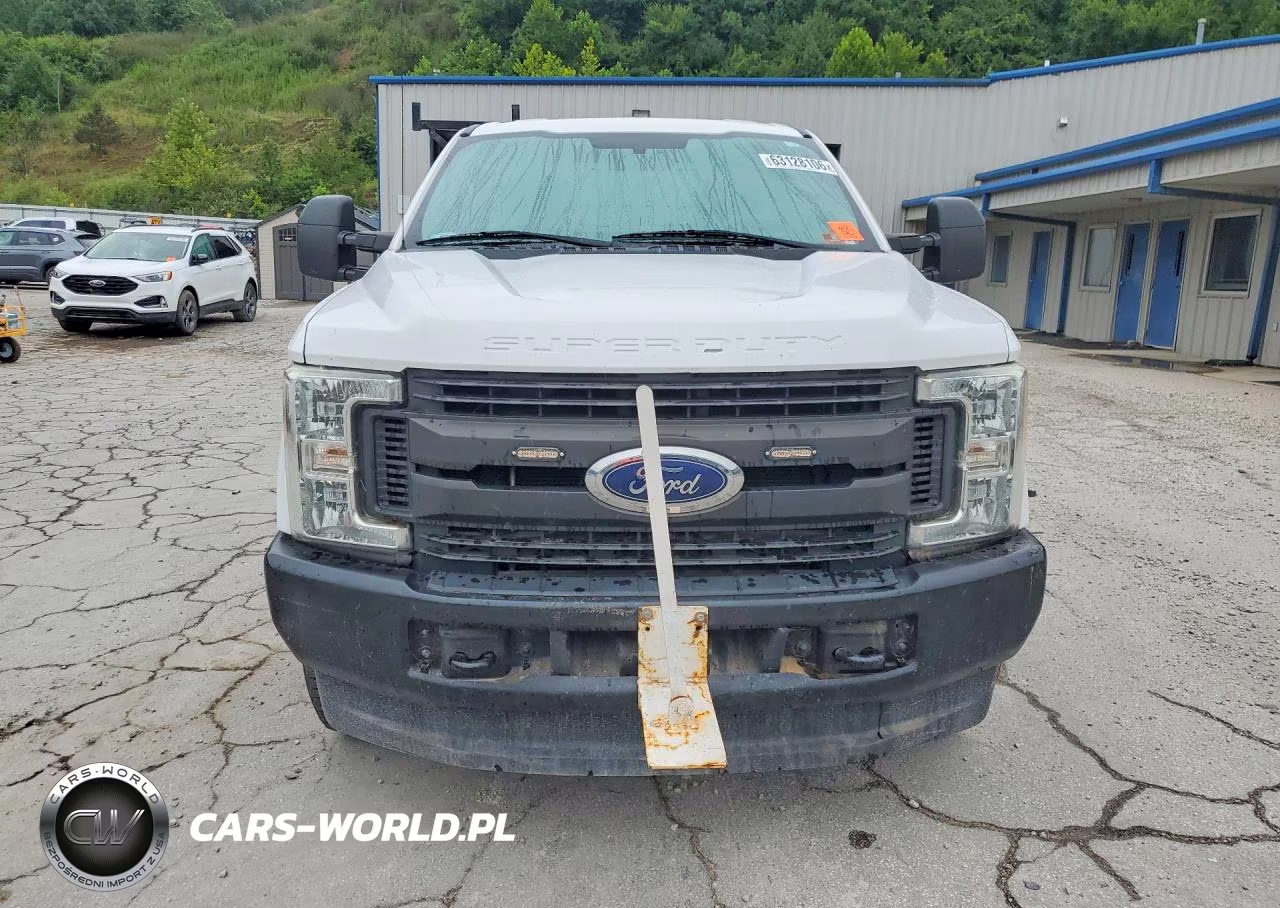 2017 Ford F250 Super Duty VIN:1FDBF2B60HEC56427 - 5