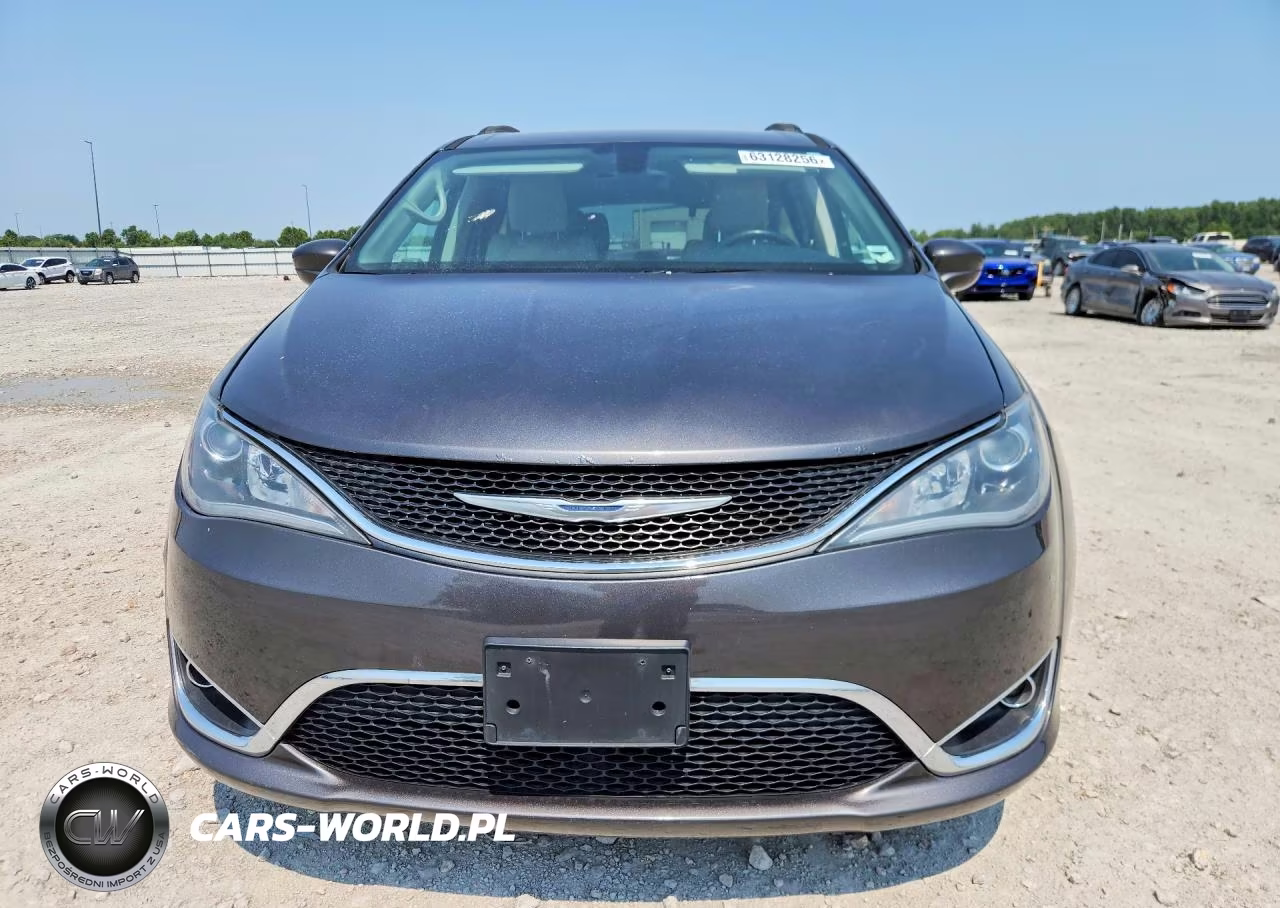 2017 Chrysler Pacifica Touring L VIN:2C4RC1BG9HR507771 - 5
