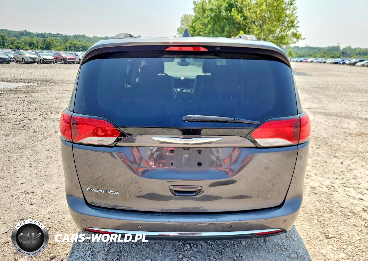 2017 Chrysler Pacifica Touring L VIN:2C4RC1BG9HR507771 - 6