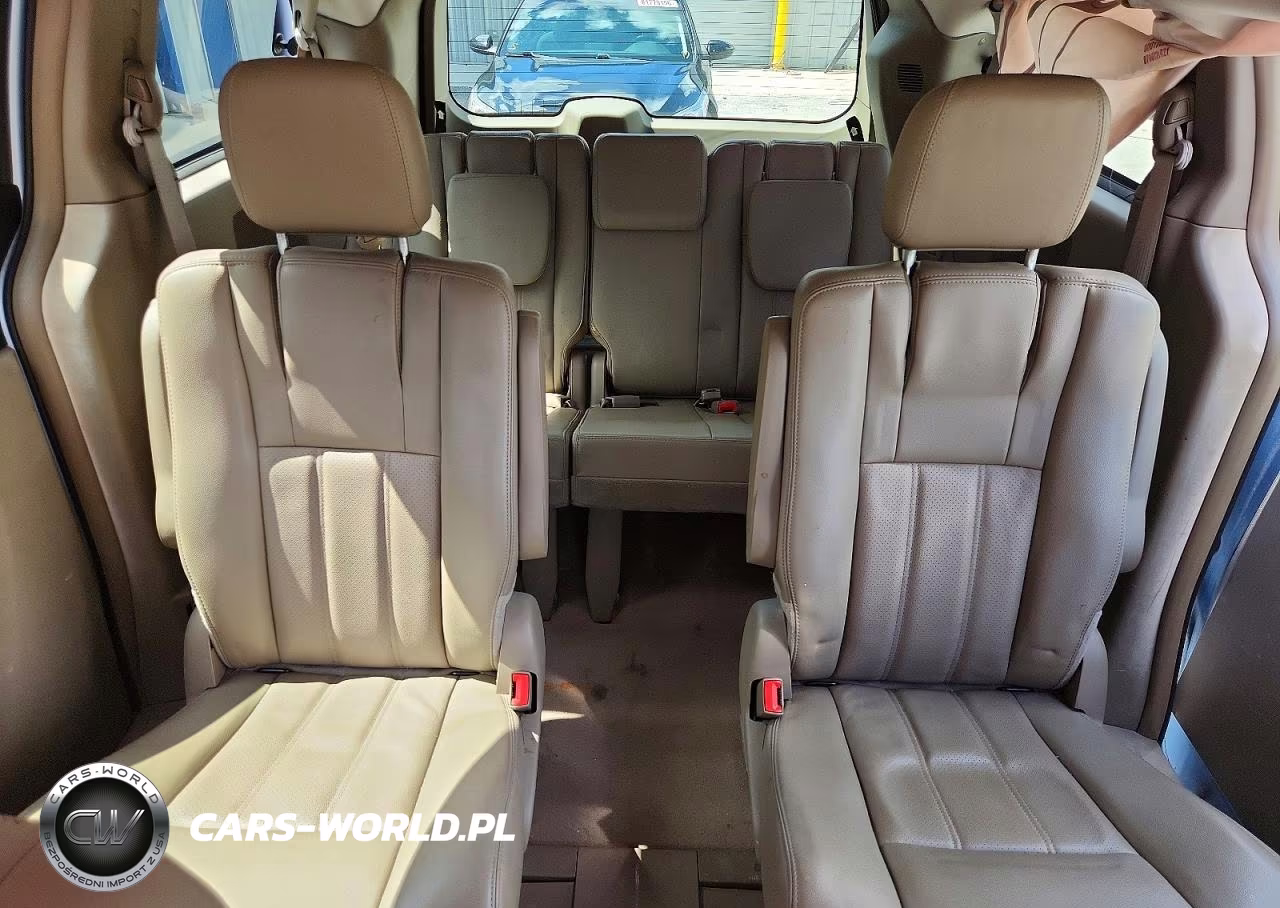 2012 Chrysler Town & Country Touring VIN:2C4RC1BG0CR383463 - 10