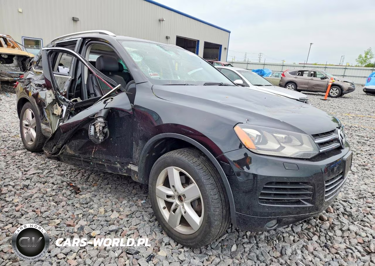 2014 Volkswagen Touareg V6 Tdi VIN:WVGEP9BP2ED001212 - 4