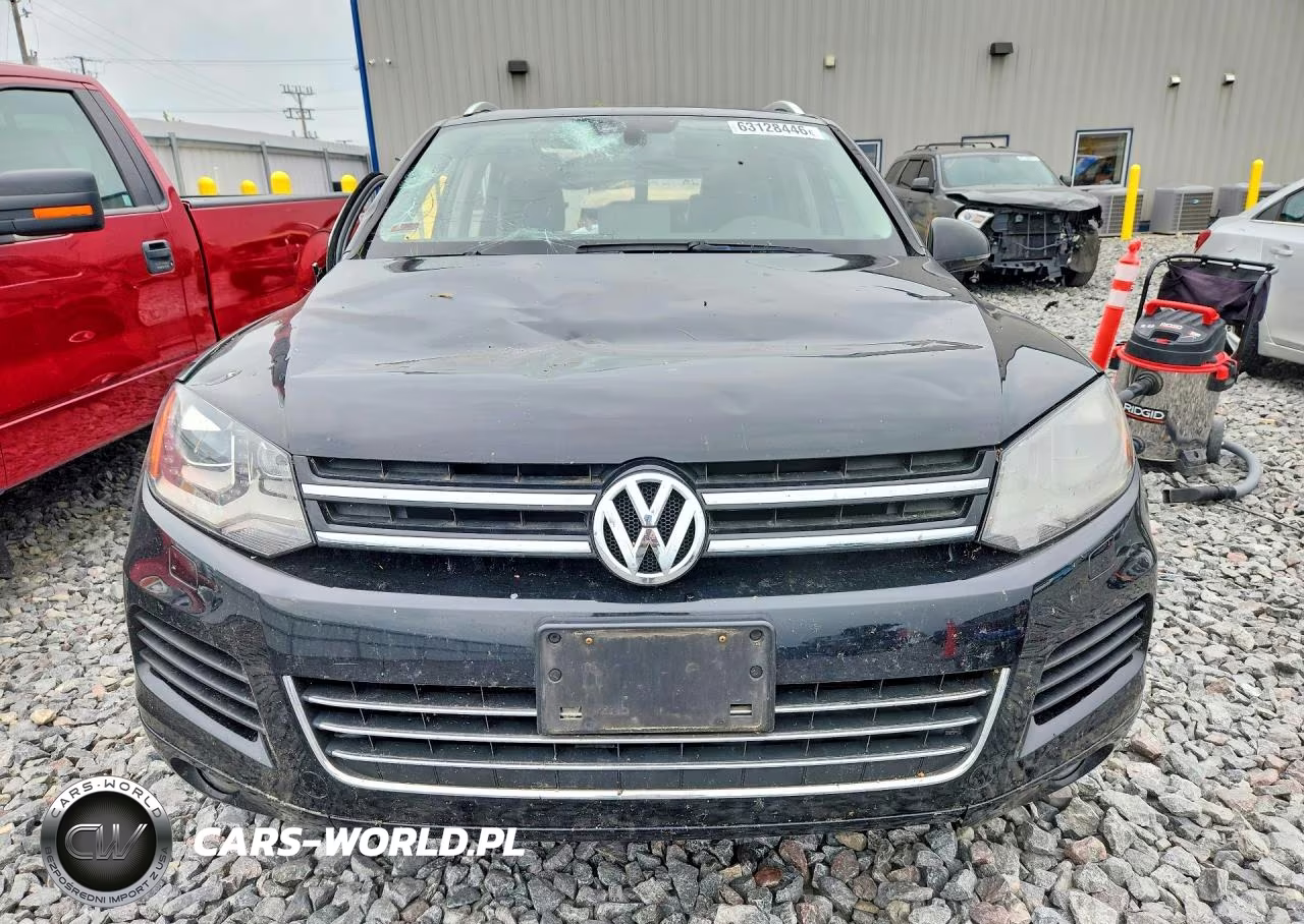 2014 Volkswagen Touareg V6 Tdi VIN:WVGEP9BP2ED001212 - 5