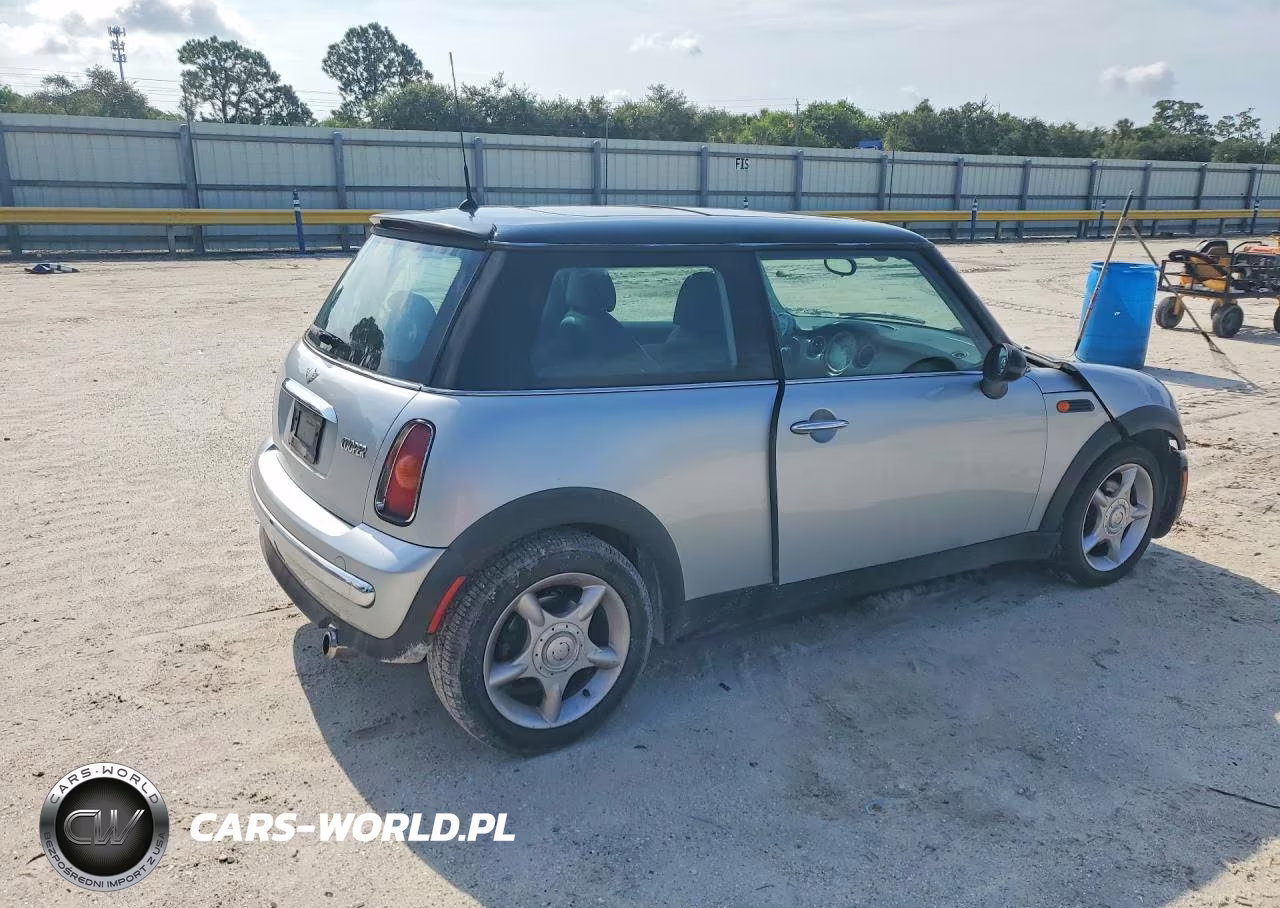 2002 Mini Cooper VIN:WMWRC334X2TC37790 - 3