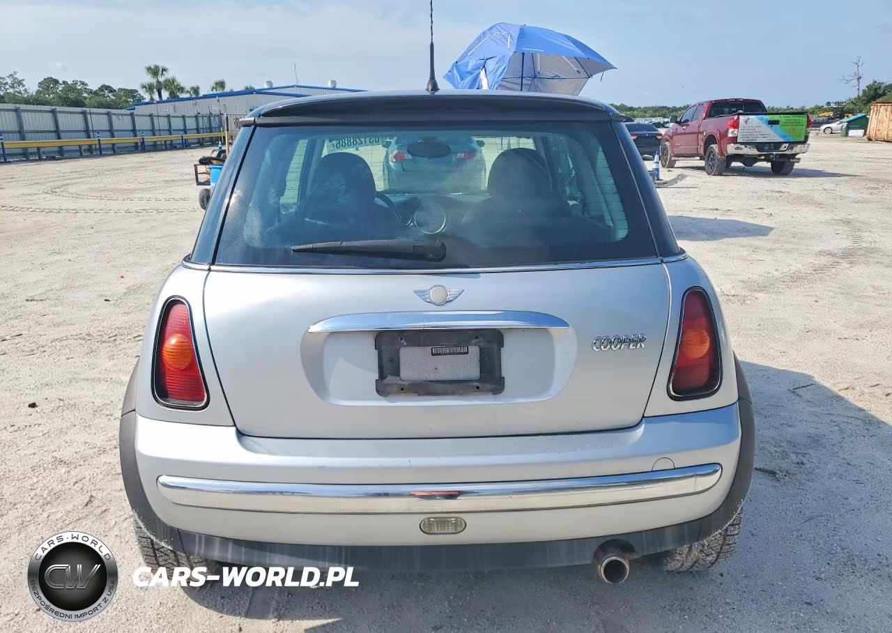 2002 Mini Cooper VIN:WMWRC334X2TC37790 - 6