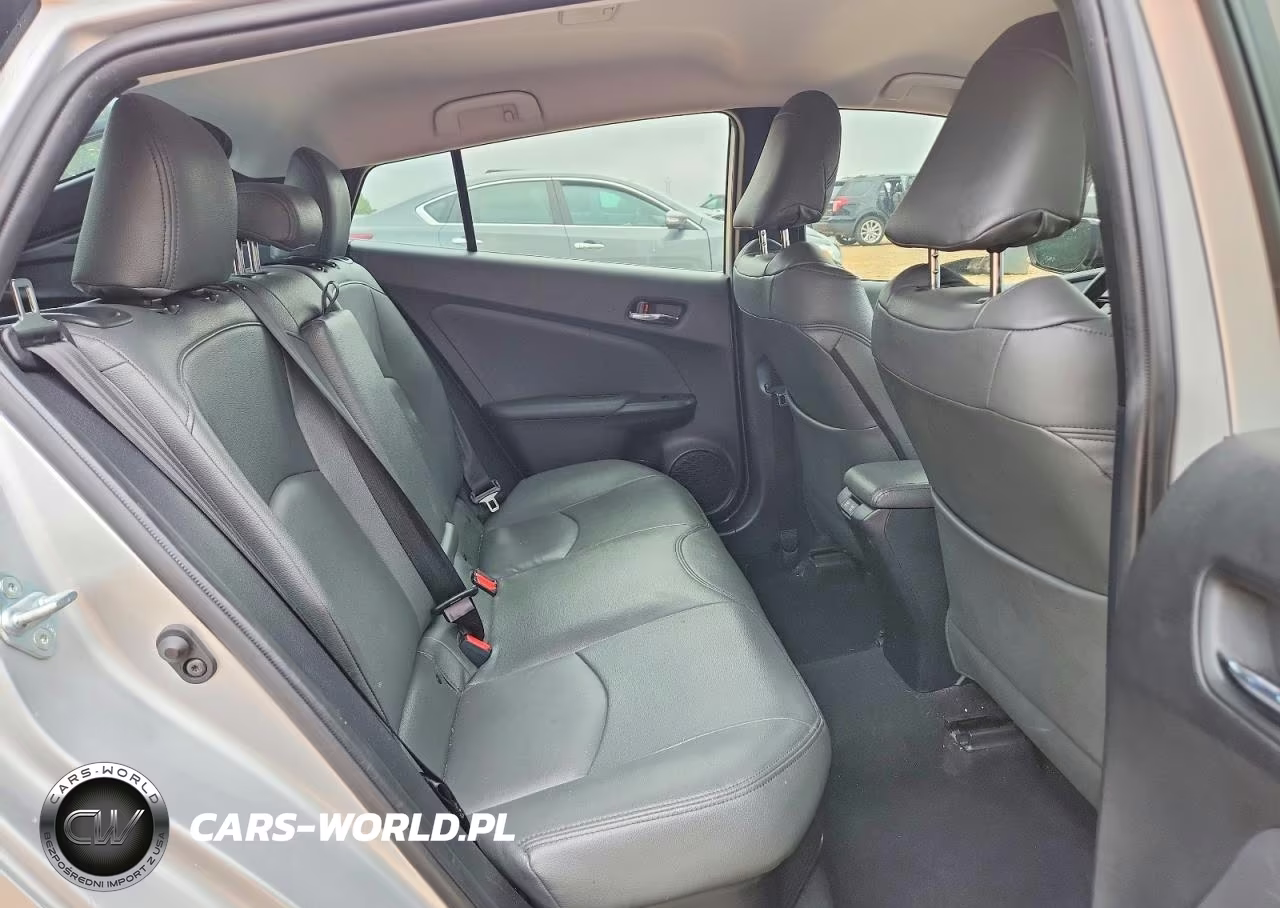 2019 Toyota Prius Le VIN:JTDKARFU3K3098933 - 10