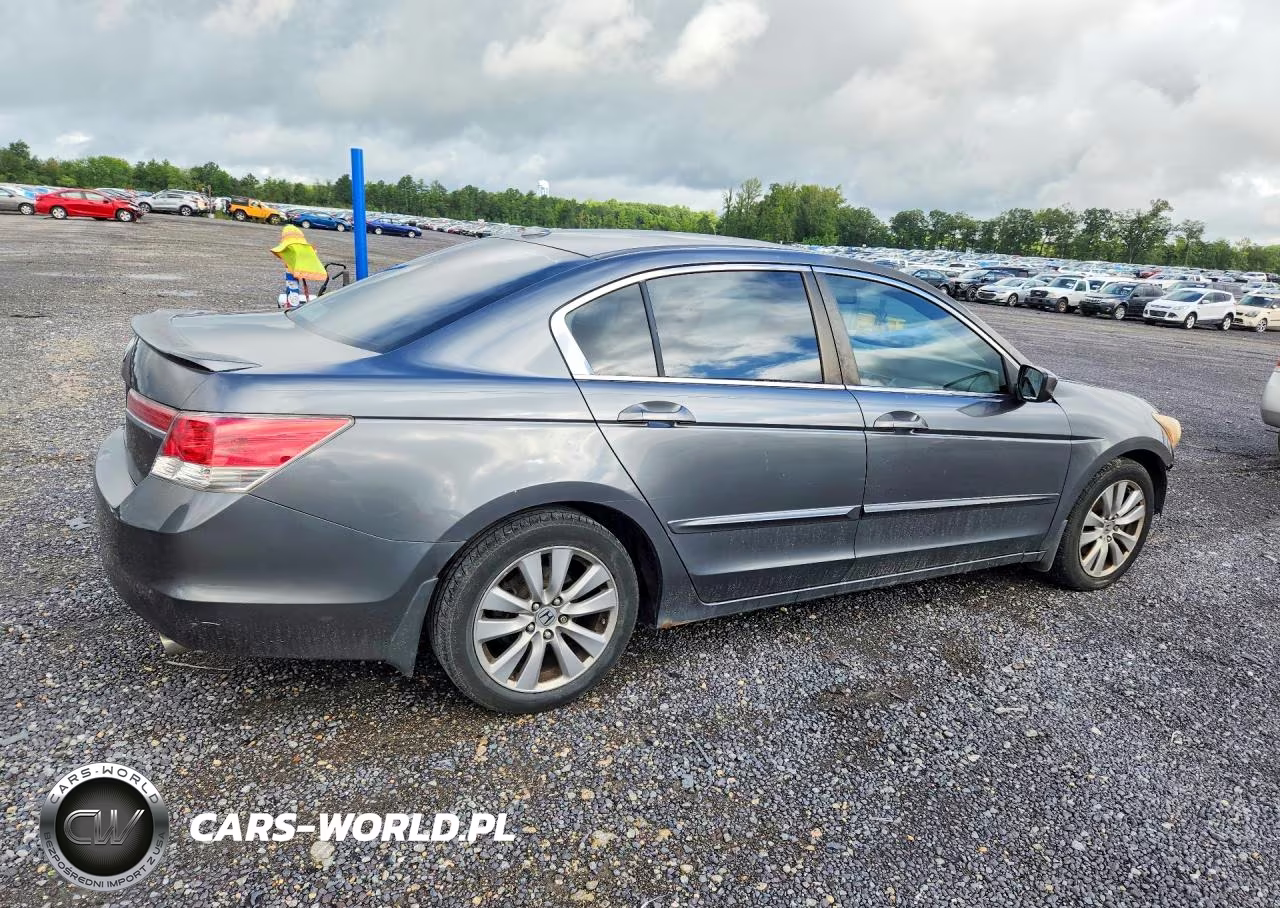 2011 Honda Accord Exl VIN:1HGCP2F88BA015653 - 3