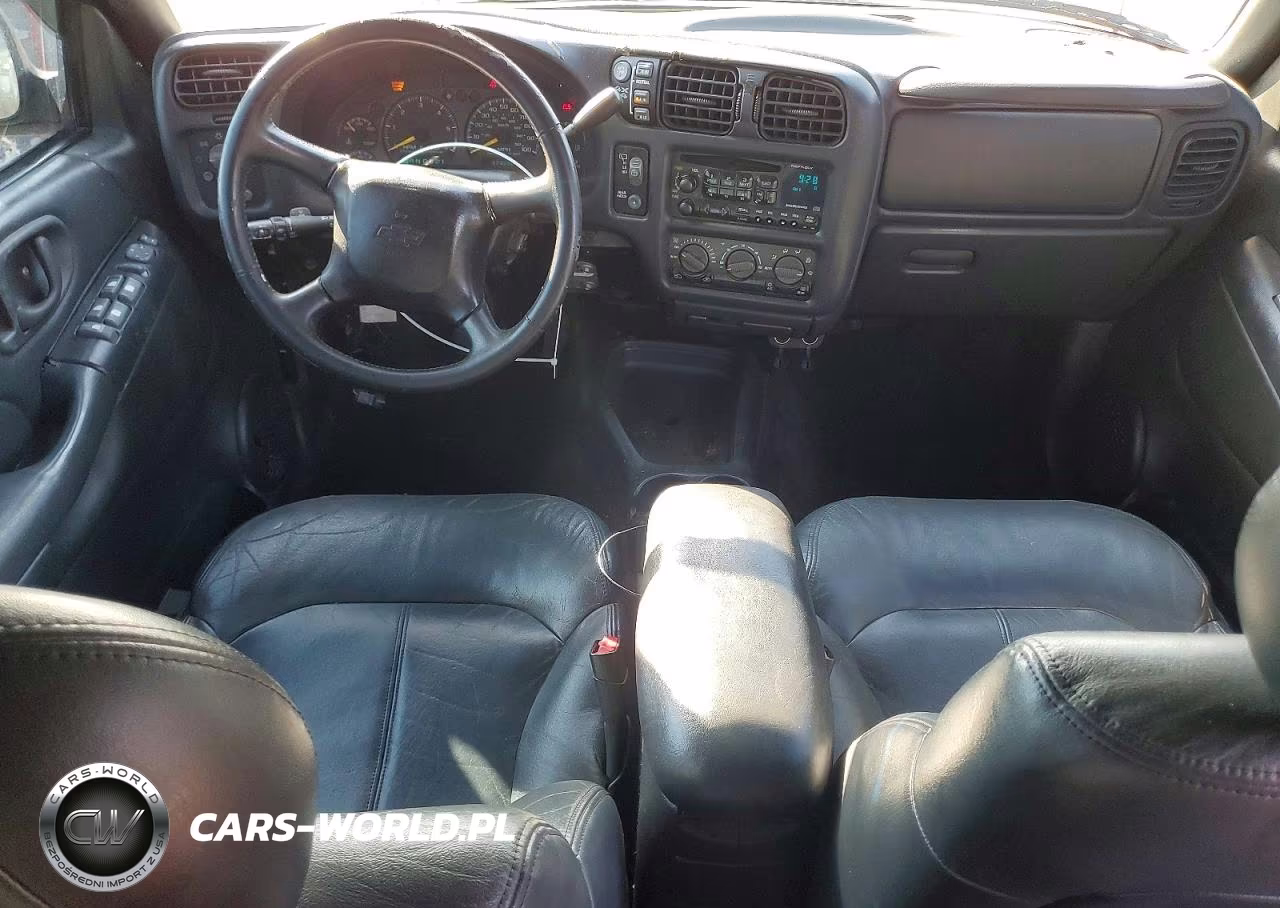2001 Chevrolet Blazer VIN:1GNDT13W112185459 - 8