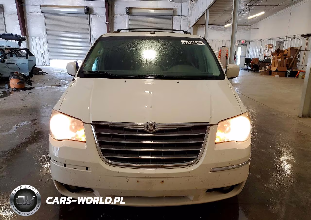 2010 Chrysler Town & Country Touring VIN:2A4RR5DX7AR290739 - 5