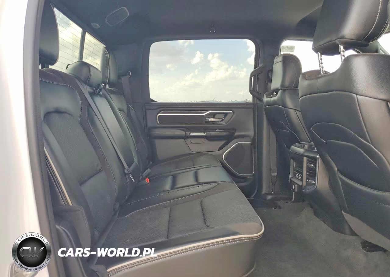 2024 Ram 1500 Laramie VIN:1C6SRFJT0RN149378 - 10