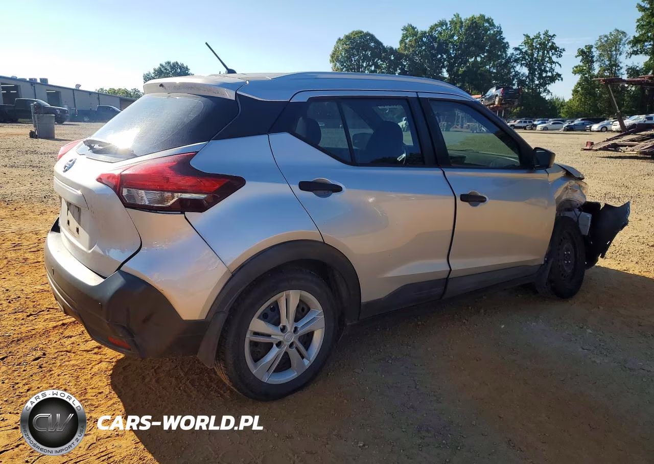 2018 Nissan Kicks S VIN:3N1CP5CU4JL531102 - 3