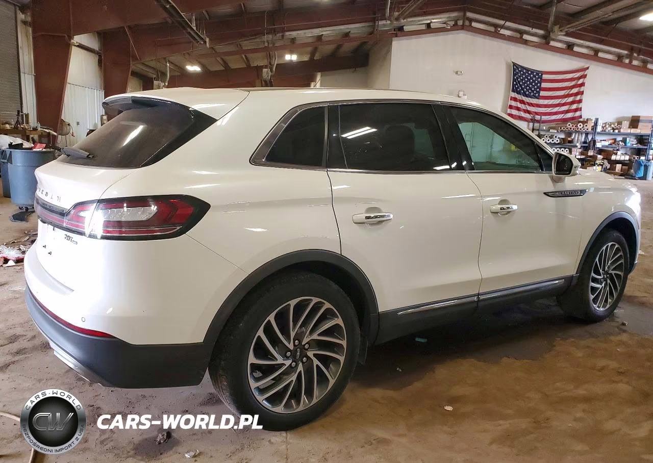 2020 Lincoln Nautilus Reserve VIN:2LMPJ8K96LBL34140 - 3