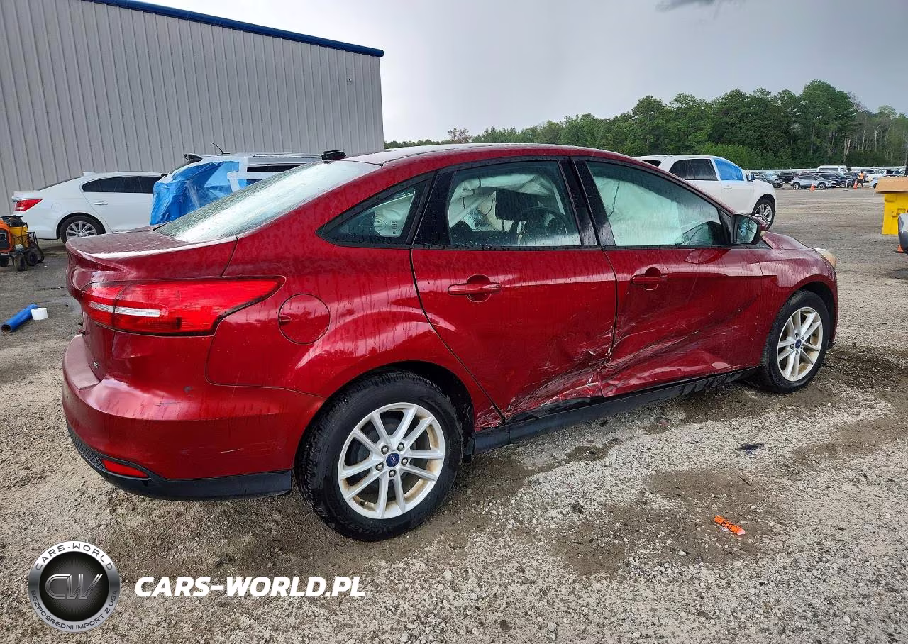 2017 Ford Focus Se VIN:1FADP3F20HL312052 - 3