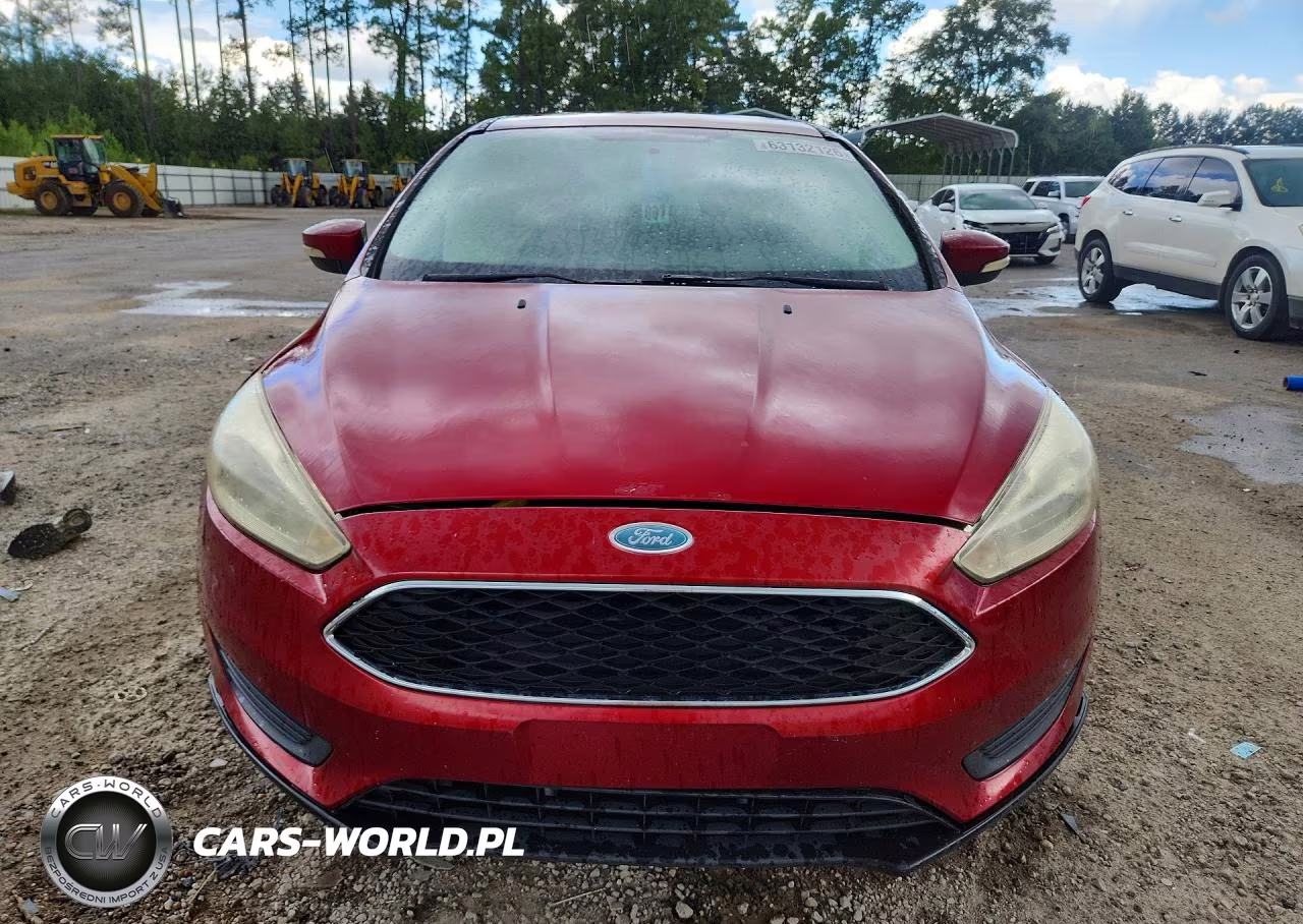 2017 Ford Focus Se VIN:1FADP3F20HL312052 - 5