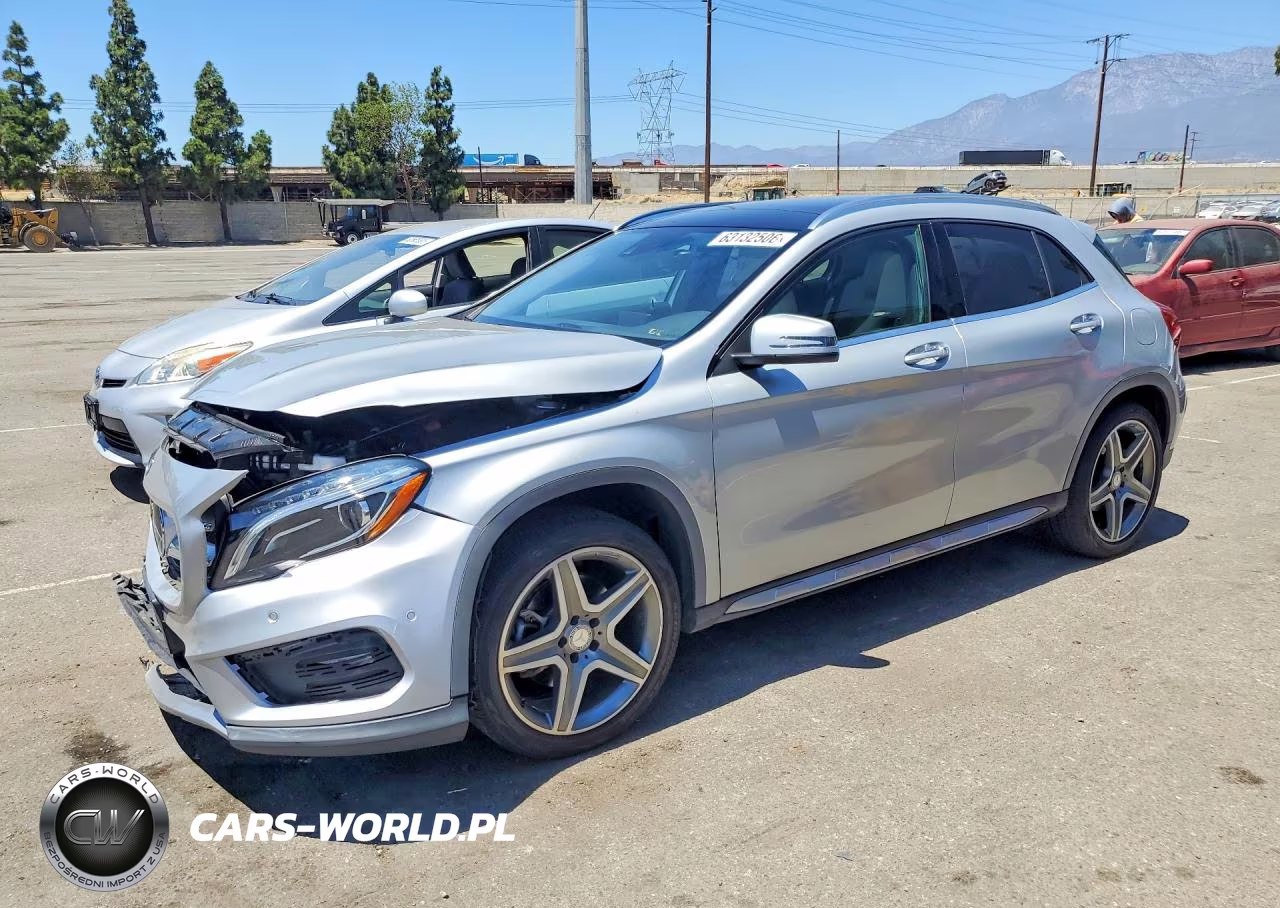 2015 Mercedes-Benz Gla 250 4Matic – zdjęcie 1 z 12