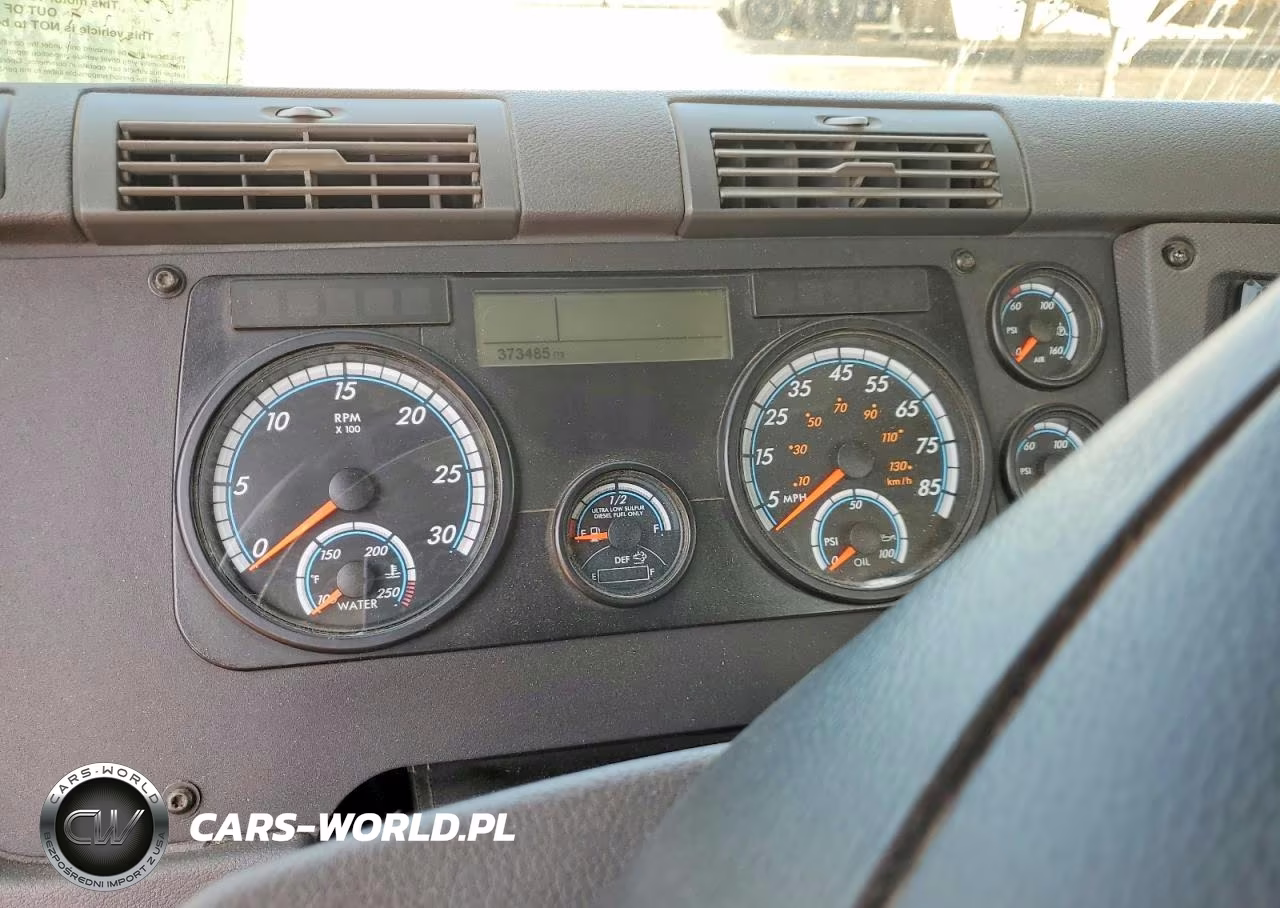 2017 Freightliner Cascadia 125 Semi Truck VIN:3AKJGEDV0HDHS9293 - 9