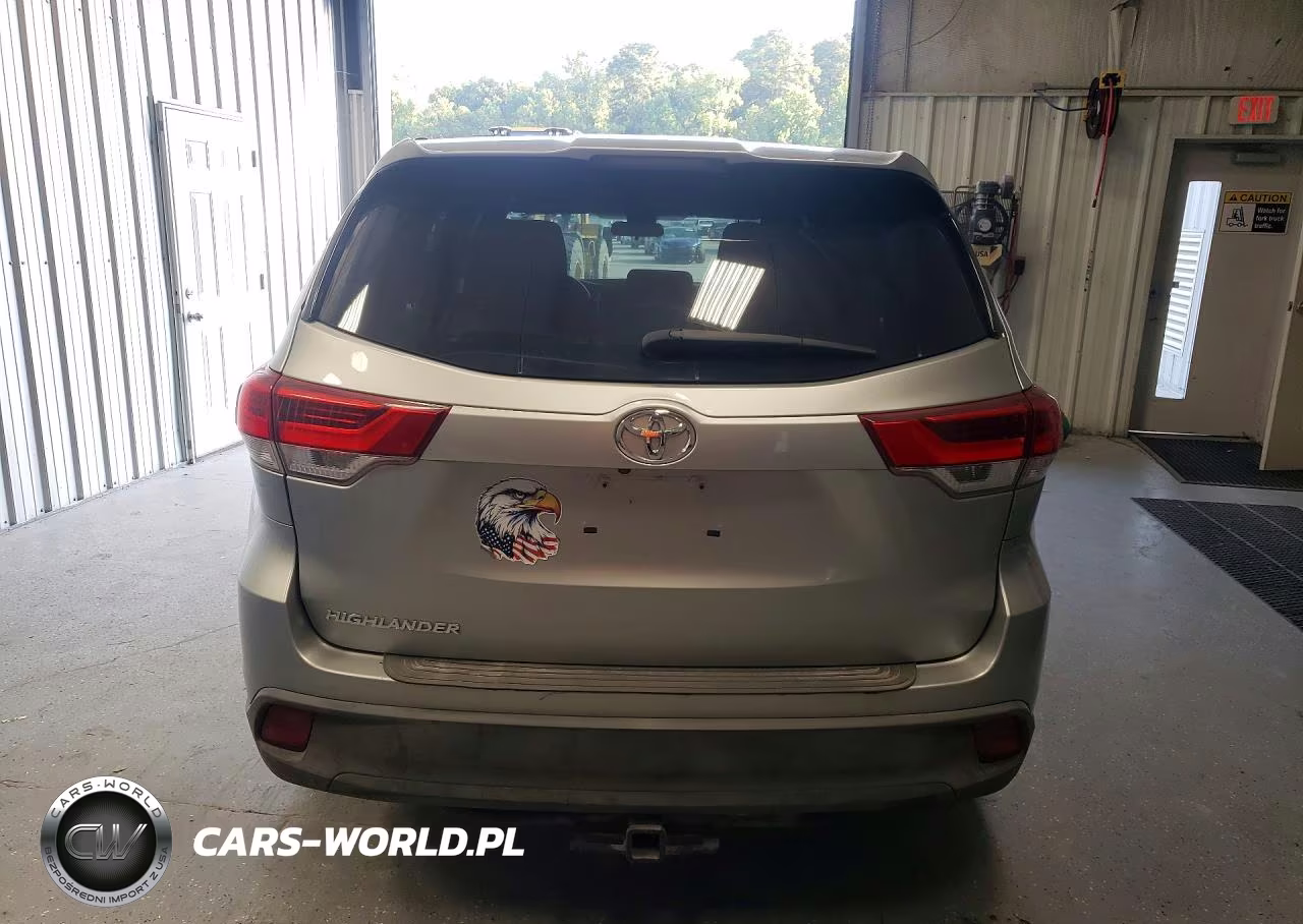 2018 Toyota Highlander Le VIN:5TDZZRFH3JS257702 - 6
