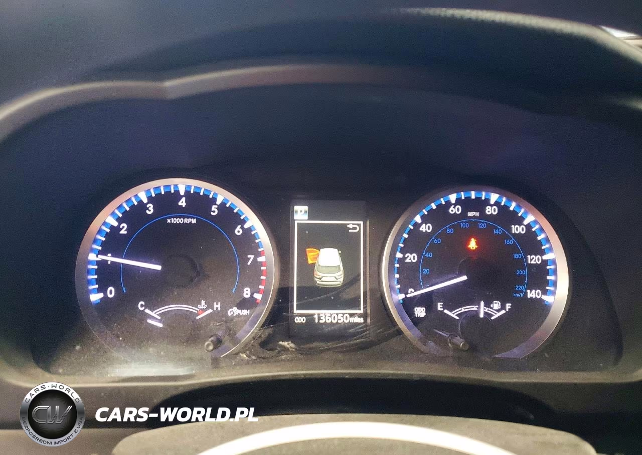 2018 Toyota Highlander Le VIN:5TDZZRFH3JS257702 - 9