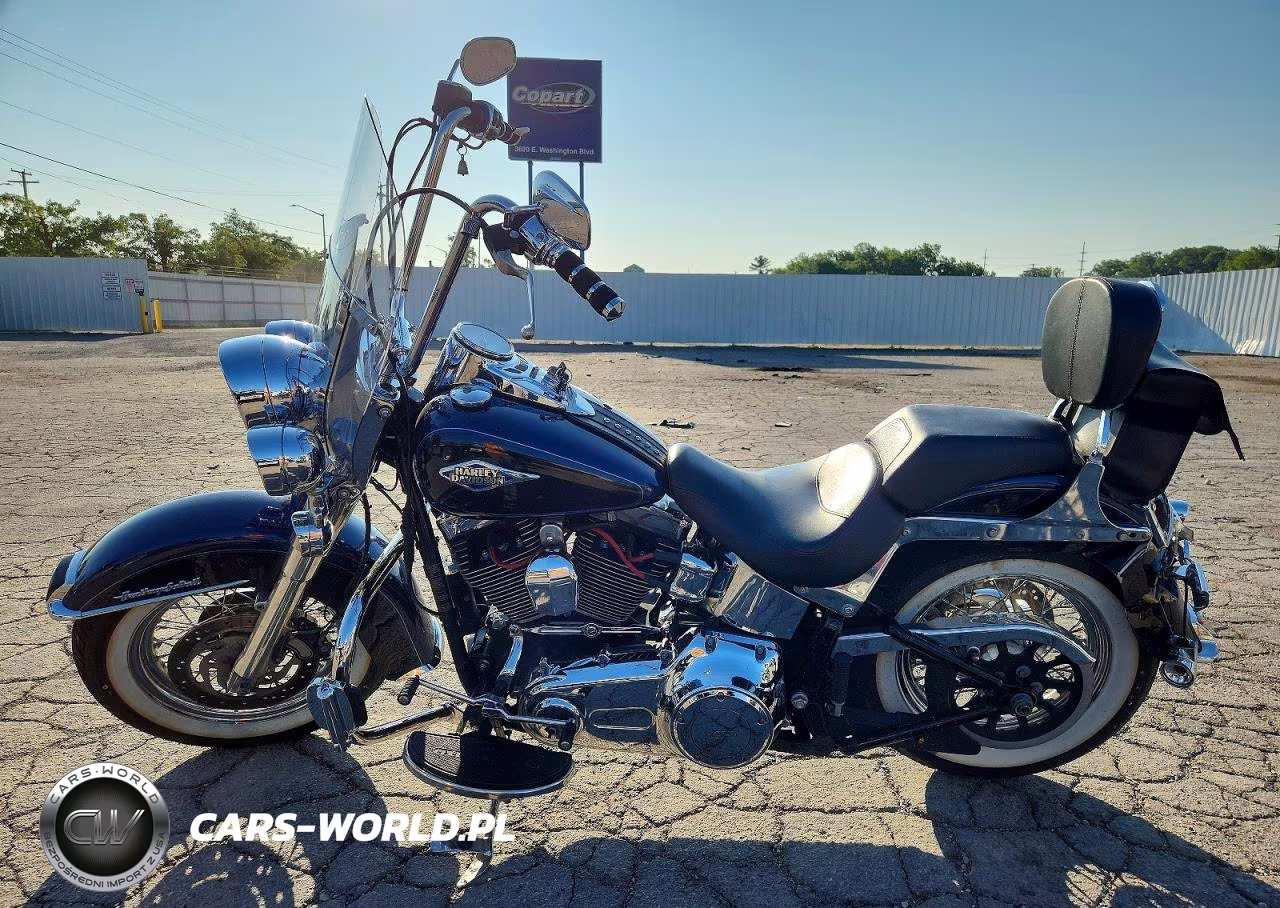 2014 Harley-Davidson Flstc Heritage Softail Classic VIN:1HD1BWV1XEB045895 - 3