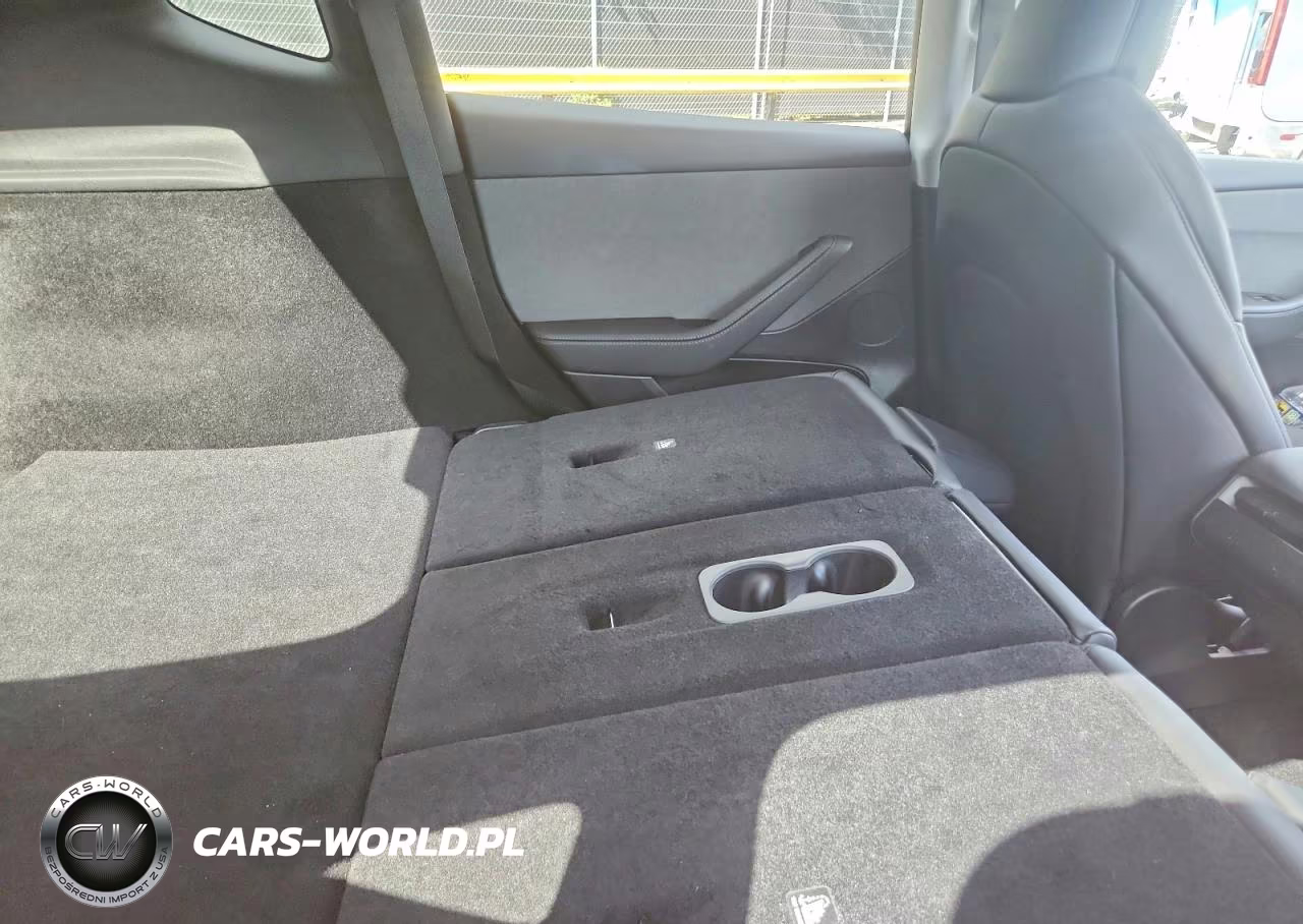 2026 Tesla Model Y VIN:7SAYGDED9TA705127 - 10