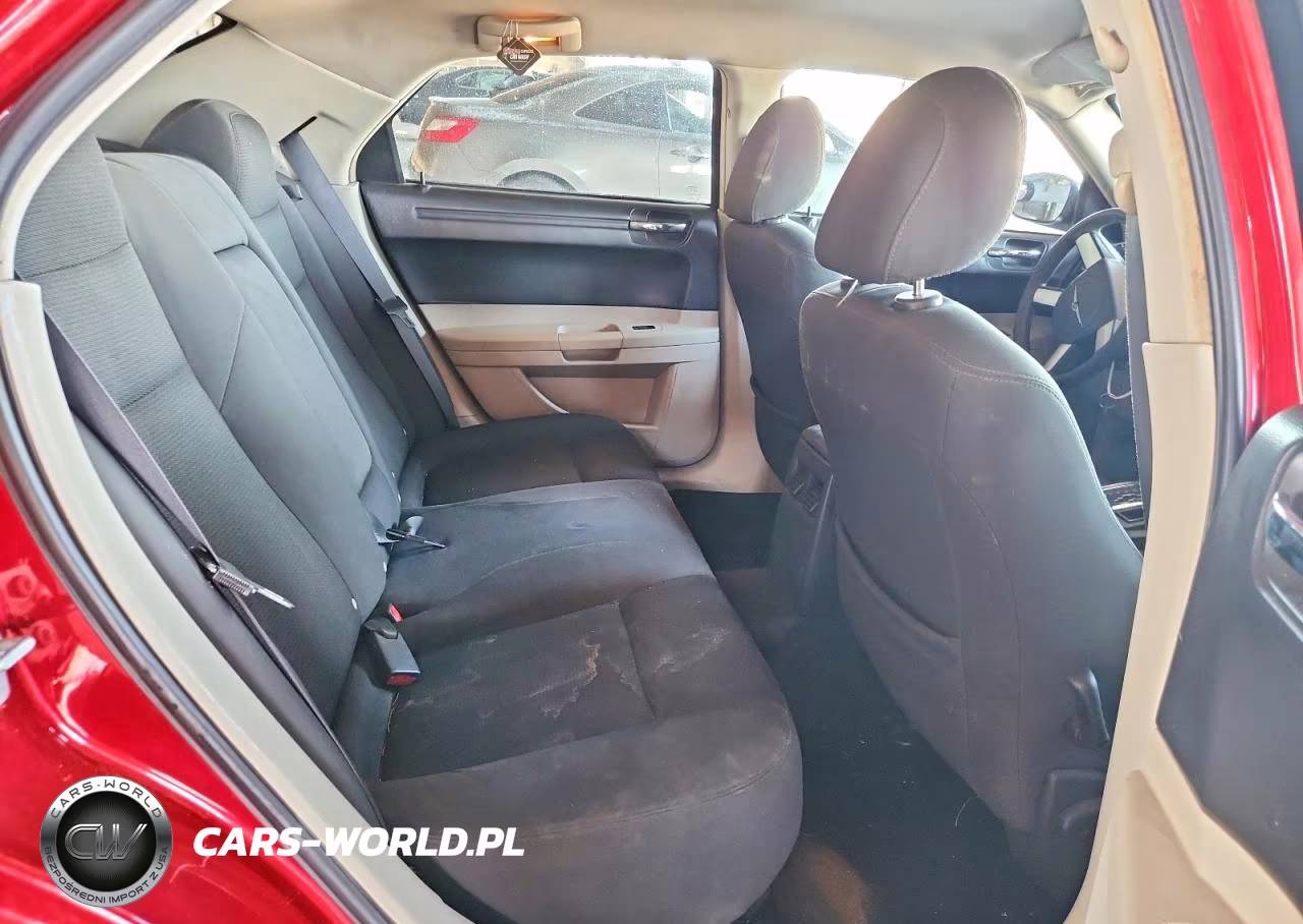2007 Chrysler 300 VIN:2C3KA43R17H702555 - 10