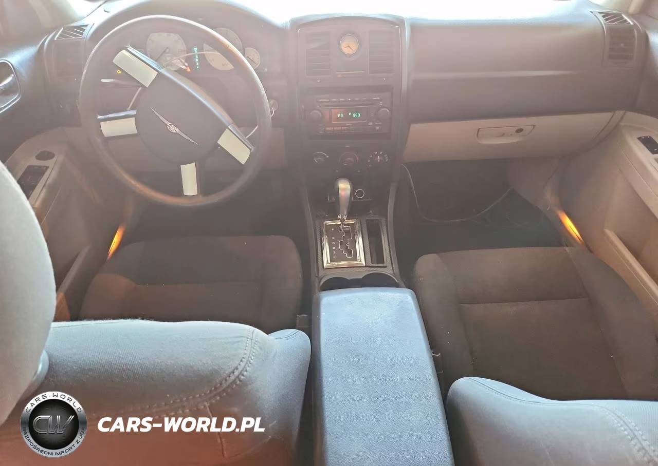 2007 Chrysler 300 VIN:2C3KA43R17H702555 - 8