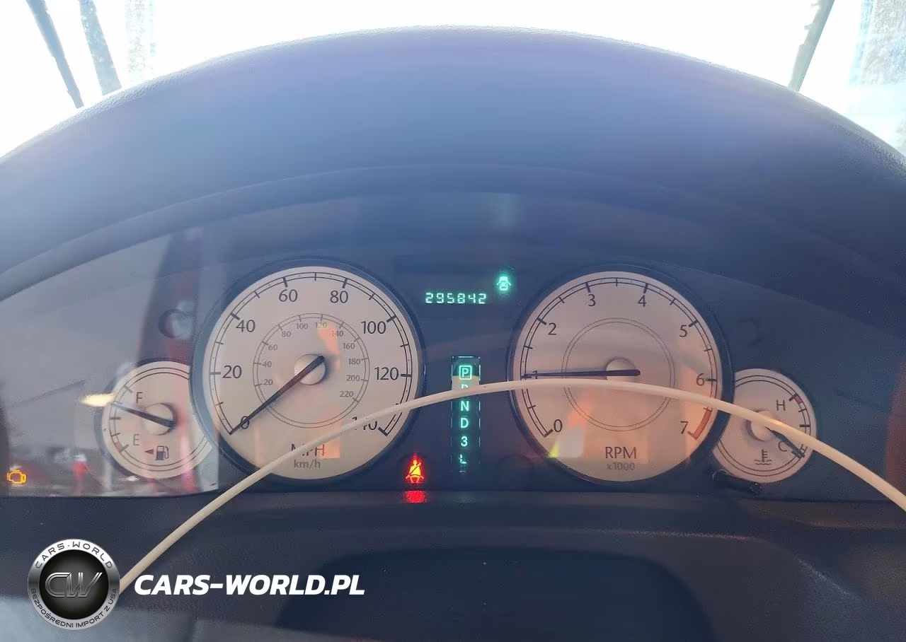 2007 Chrysler 300 VIN:2C3KA43R17H702555 - 9