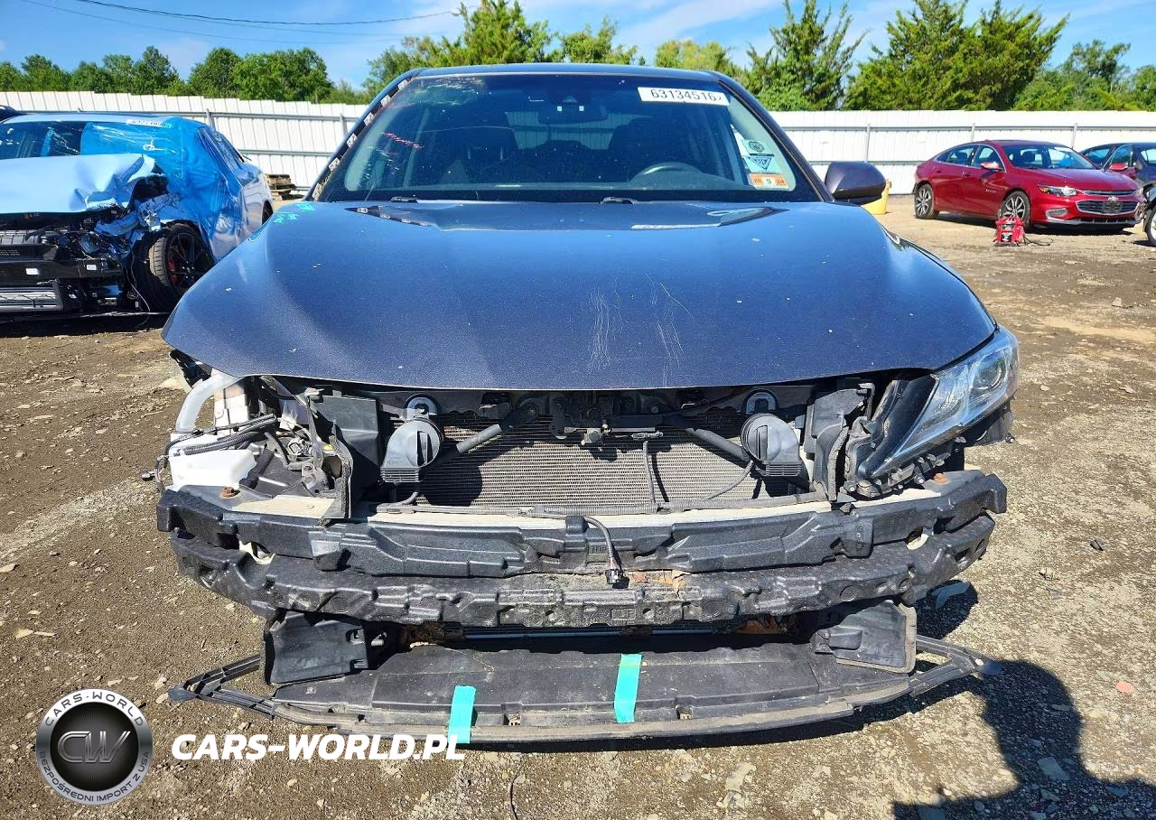 2018 Toyota Camry Le VIN:4T1B11HK9JU565936 - 5