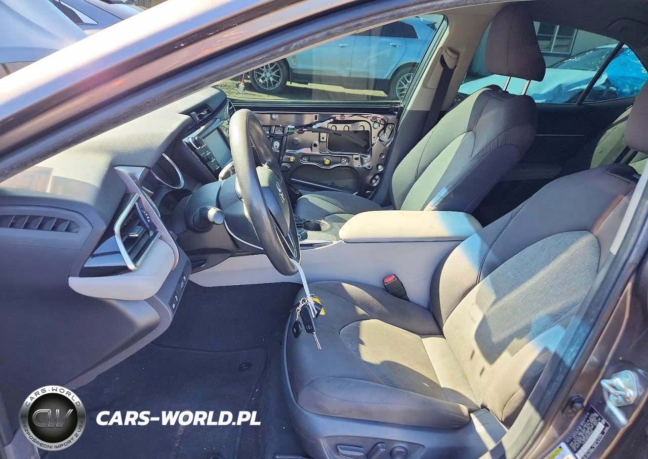 2018 Toyota Camry Le VIN:4T1B11HK9JU565936 - 7