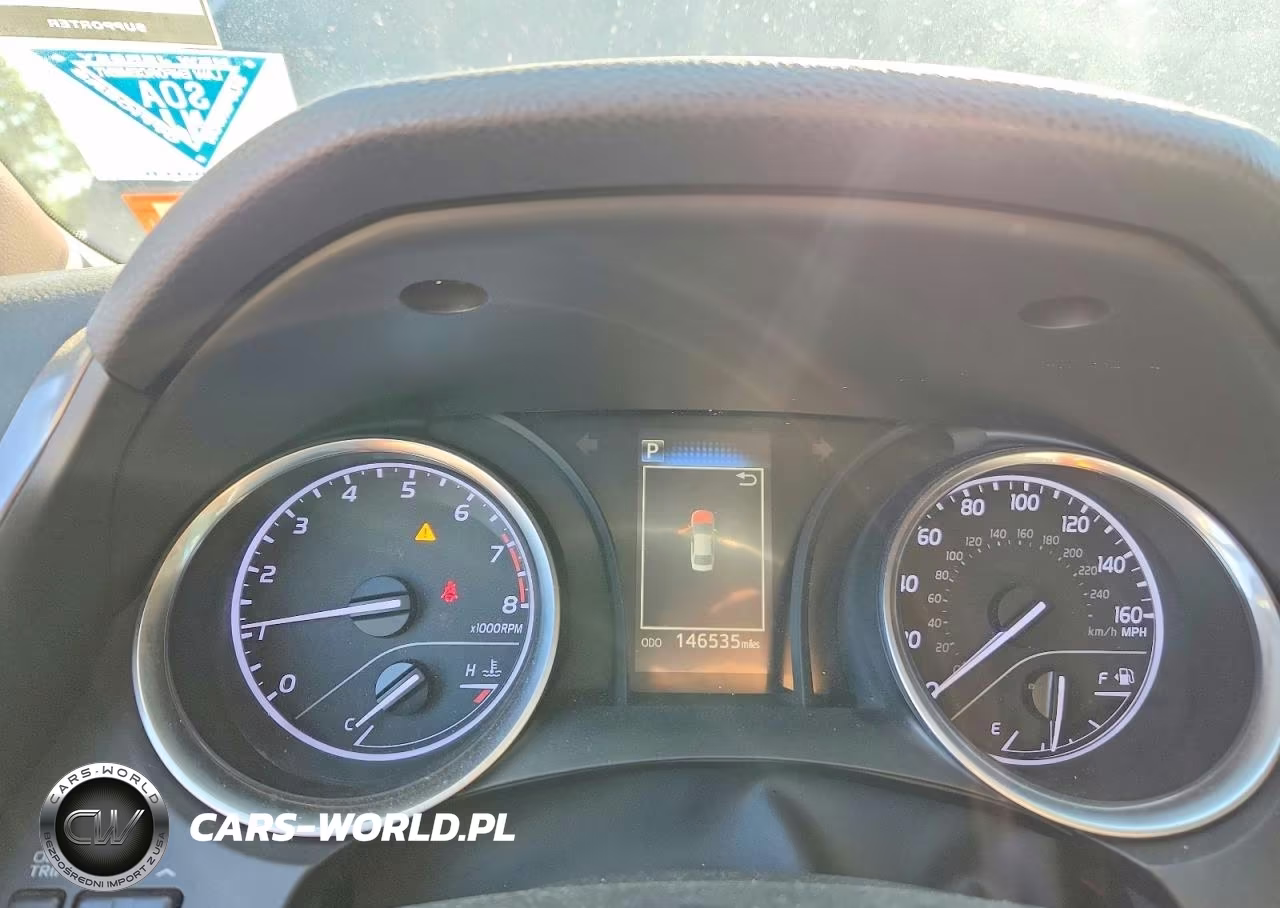 2018 Toyota Camry Le VIN:4T1B11HK9JU565936 - 9
