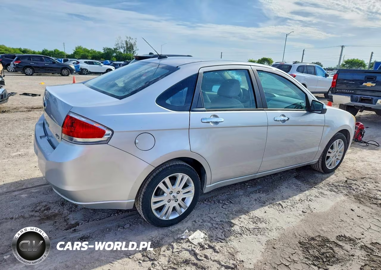 2010 Ford Focus Sel VIN:1FAHP3HN5AW260933 - 3