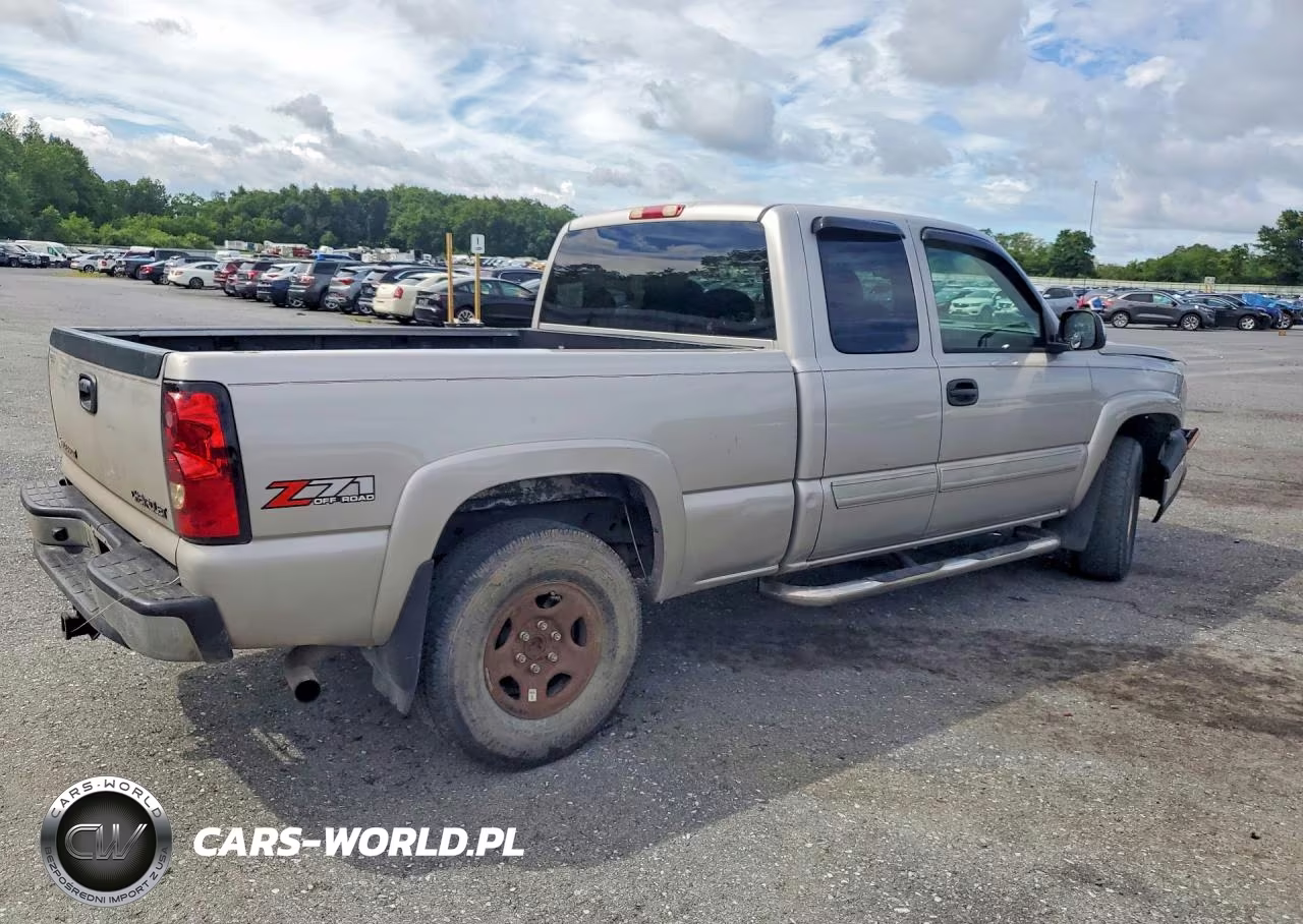 2004 Chevrolet Silverado K1500 VIN:2GCEK19T141132729 - 3