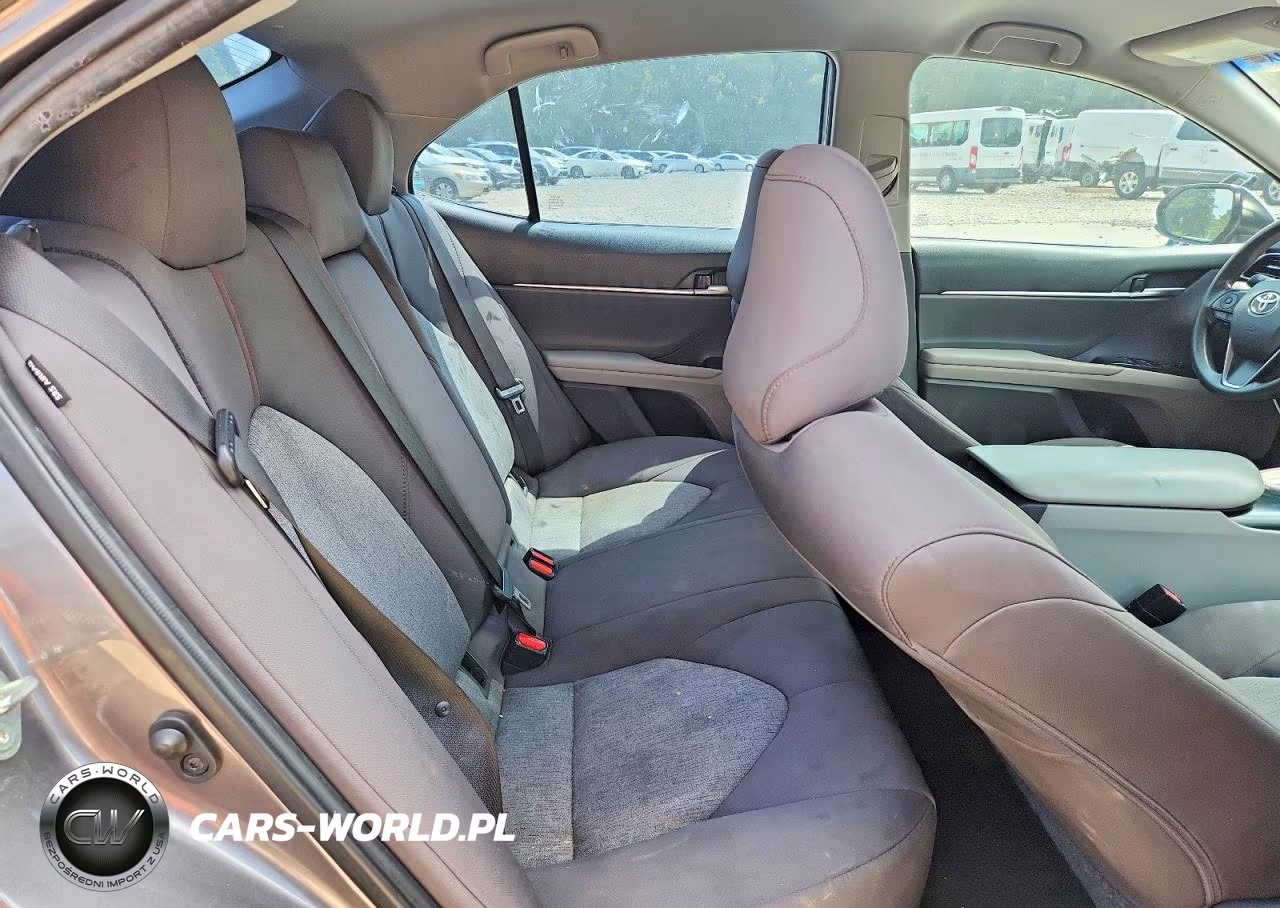 2019 Toyota Camry VIN:4T1B11HK2KU809363 - 10