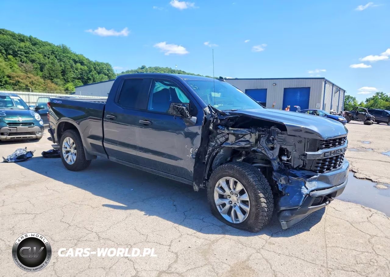 2020 Chevrolet Silverado K1500 Custom VIN:1GCRYBEH3LZ285464 - 4