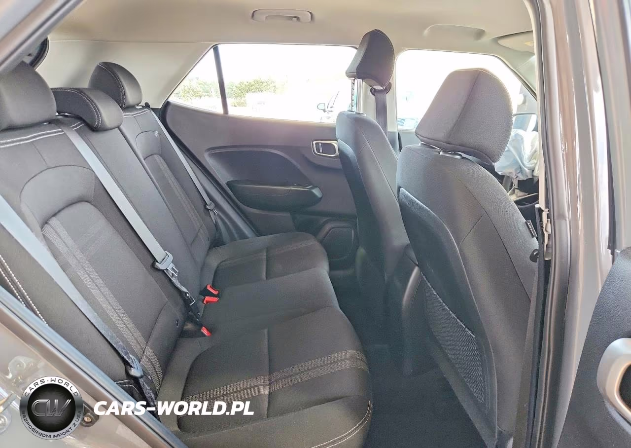 2020 Hyundai Venue Sel VIN:KMHRC8A37LU016243 - 11