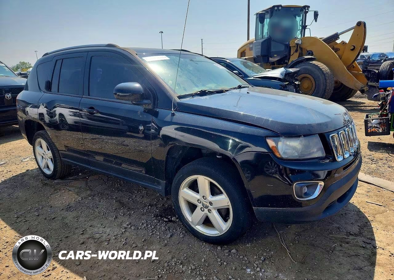 2014 Jeep Compass Latitude VIN:1C4NJCEA6ED887626 - 4