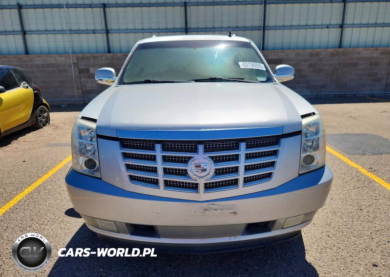 2010 Cadillac Escalade Premium VIN:1GYUKCEF8AR155221 - 5
