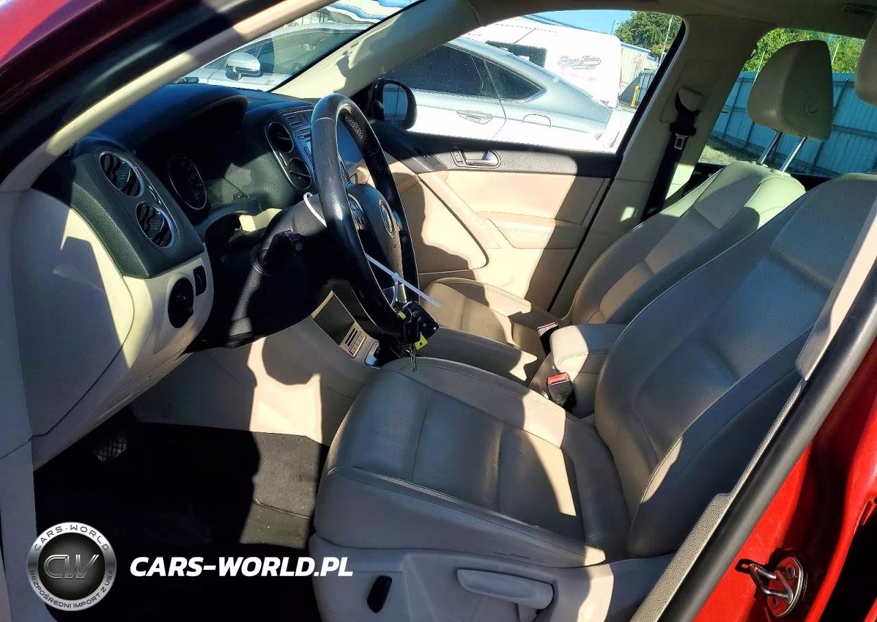 2010 Volkswagen Tiguan S VIN:WVGAV7AX4AW002306 - 7