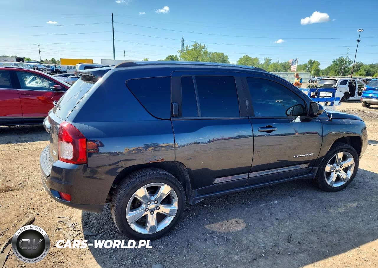 2014 Jeep Compass Latitude VIN:1C4NJDEB8ED650702 - 3