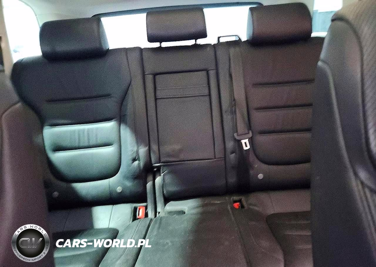 2016 Volkswagen Touareg Tdi VIN:WVGEP9BP0GD001972 - 10