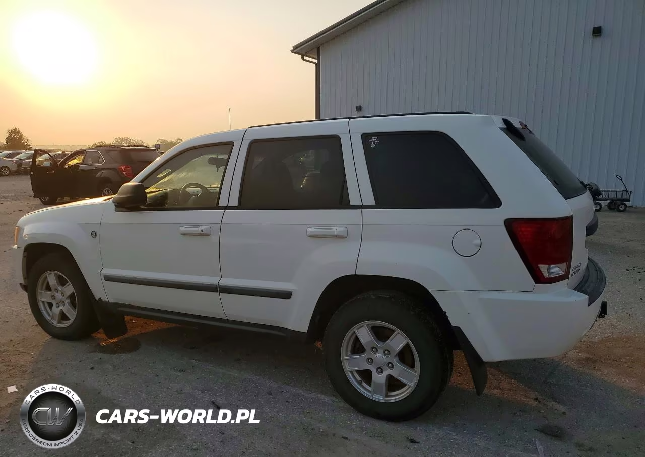 2007 Jeep Grand Cherokee Laredo VIN:1J8HR48P97C683951 - 2