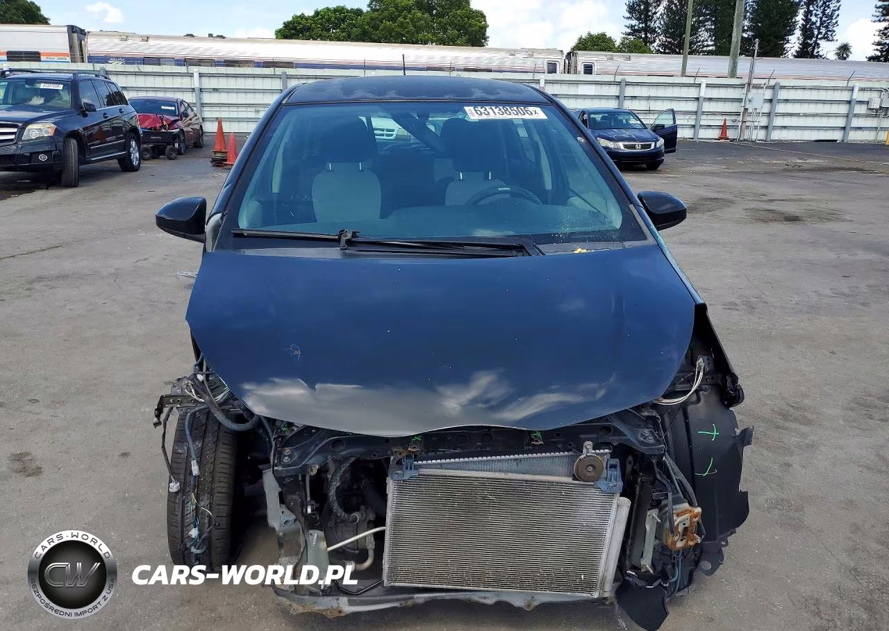 2013 Toyota Yaris 5-Door Le VIN:JTDKTUD38DD549276 - 5