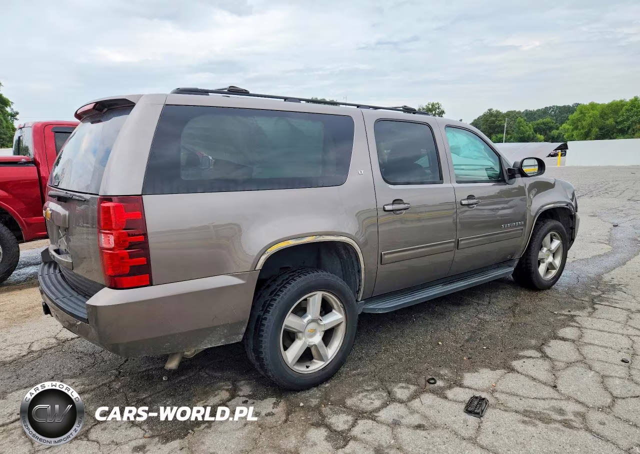 2013 Chevrolet Suburban K1500 Lt VIN:1GNSKJE74DR322888 - 3