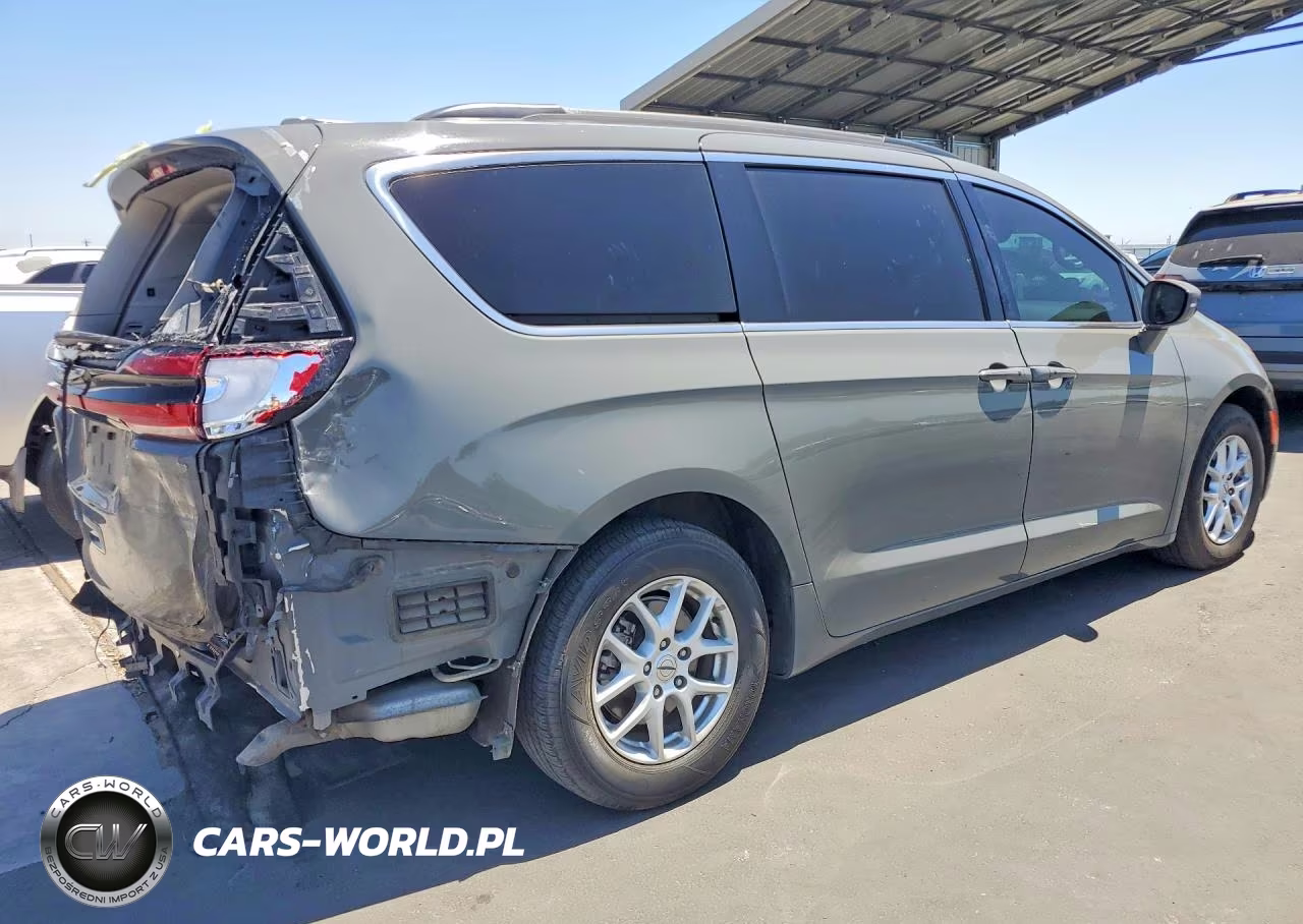 2022 Chrysler Pacifica Touring L VIN:2C4RC1BG5NR144817 - 3