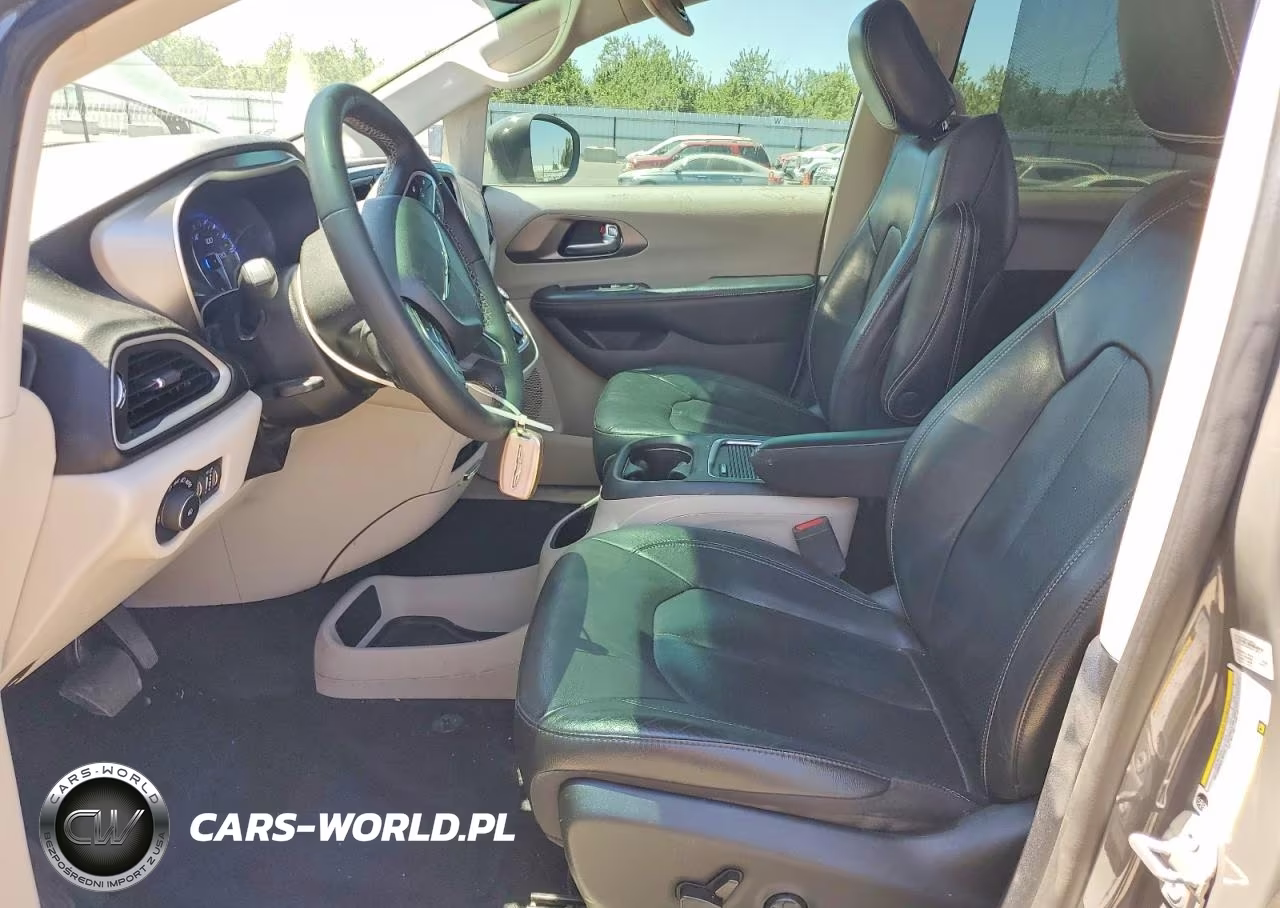 2022 Chrysler Pacifica Touring L VIN:2C4RC1BG5NR144817 - 7