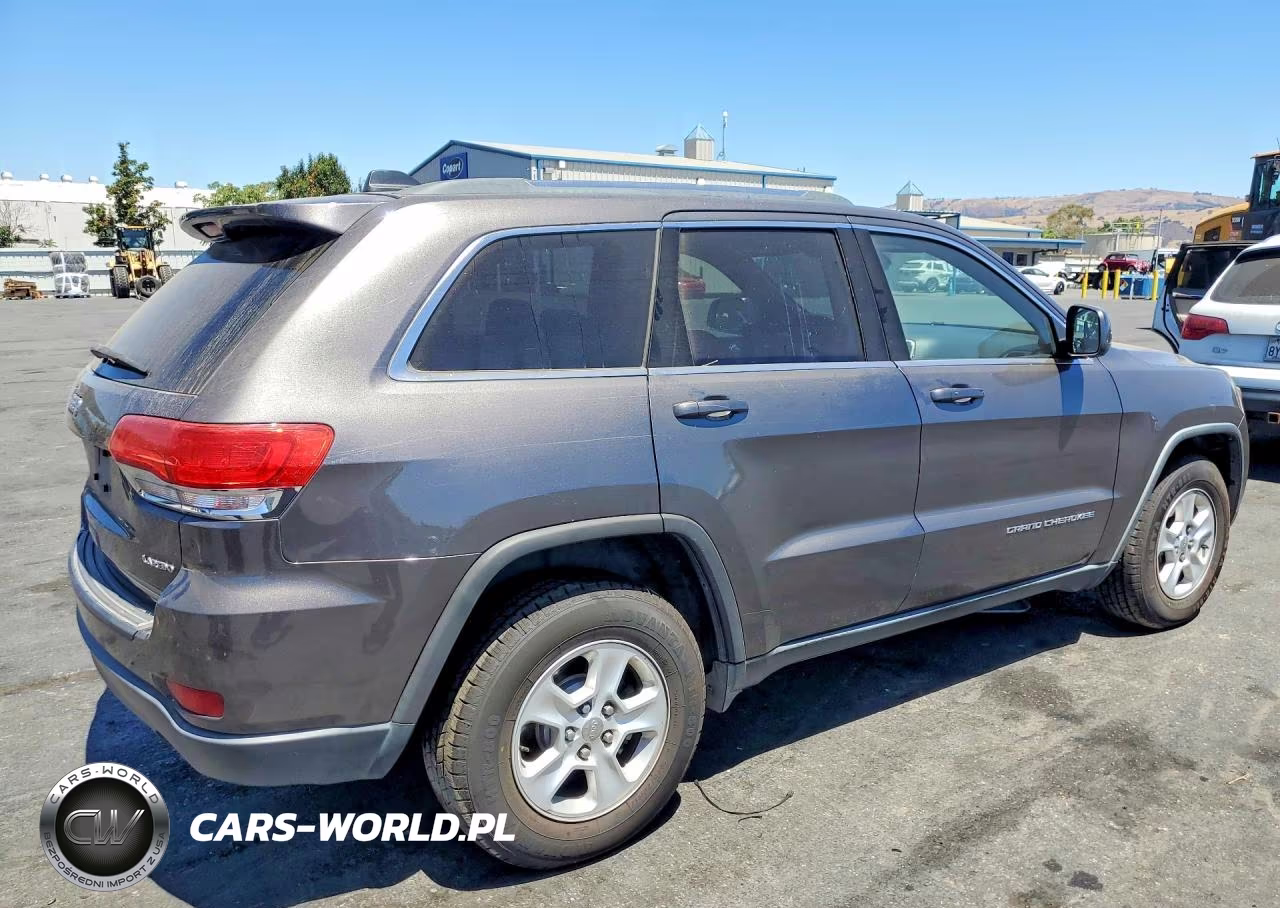 2014 Jeep Grand Cherokee Laredo VIN:1C4RJEAGXEC317268 - 3