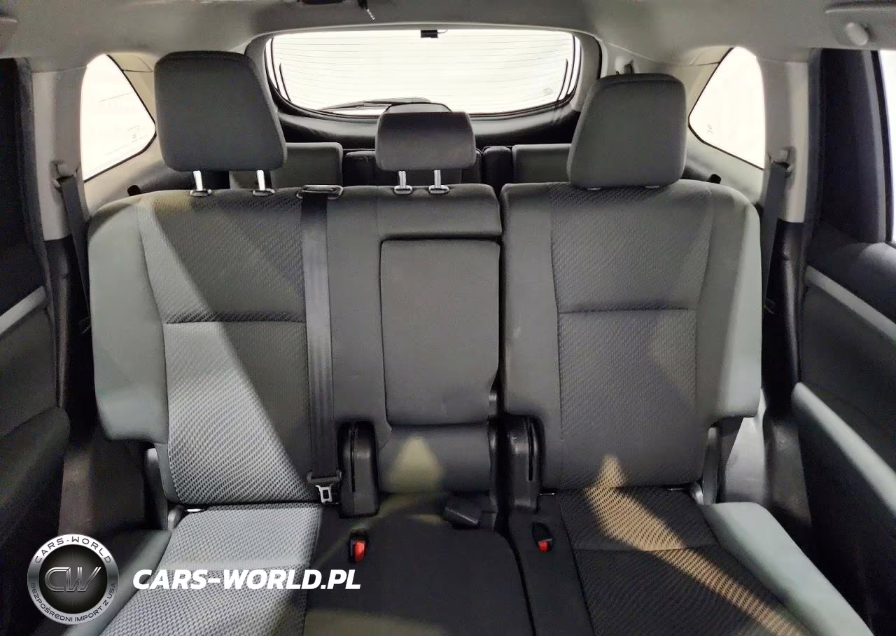 2019 Toyota Highlander Le VIN:5TDZZRFH3KS327376 - 10