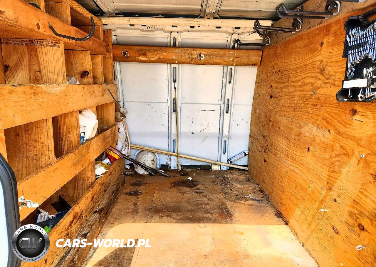 2020 Chevrolet Express G2500 VIN:1GCWGBFG1L1122239 - 11